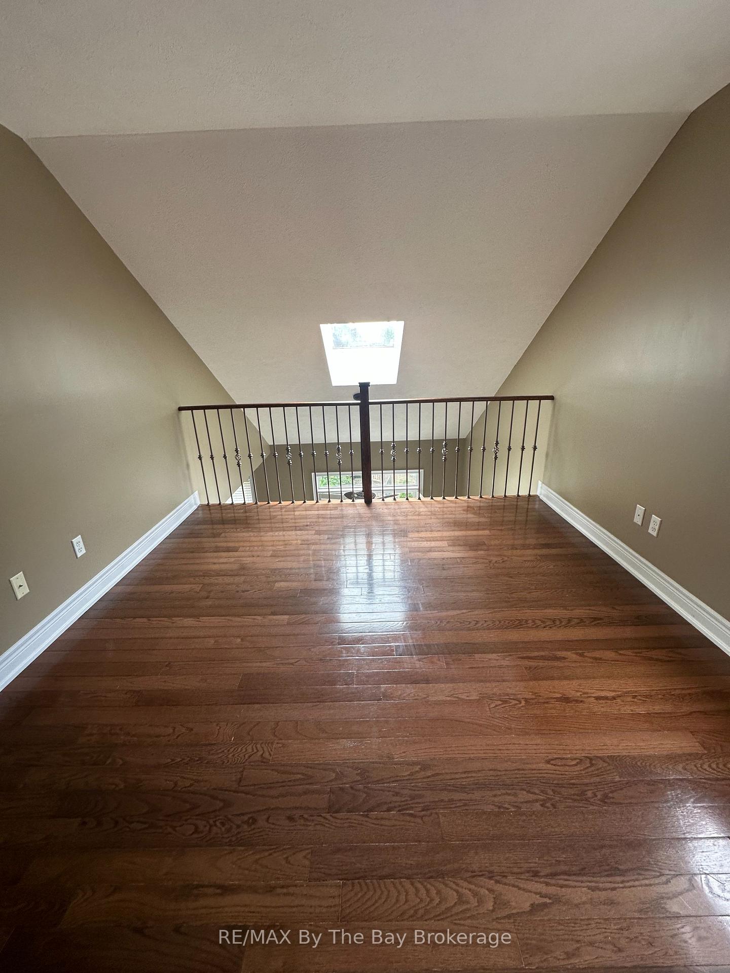 Photo 8 of 64 Oriole Crescent, Wasaga Beach — HOMEH