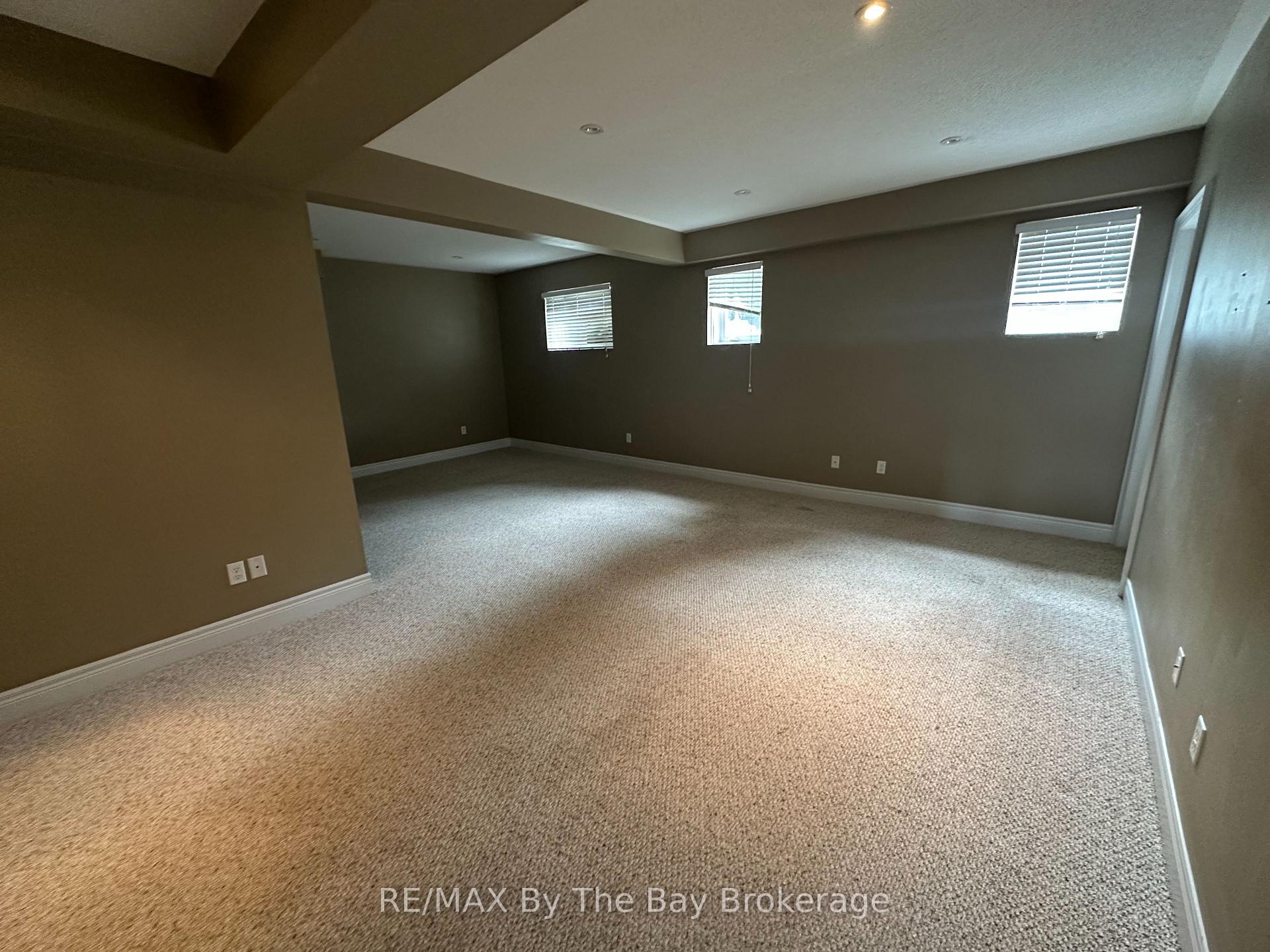 Photo 9 of 64 Oriole Crescent, Wasaga Beach — HOMEH