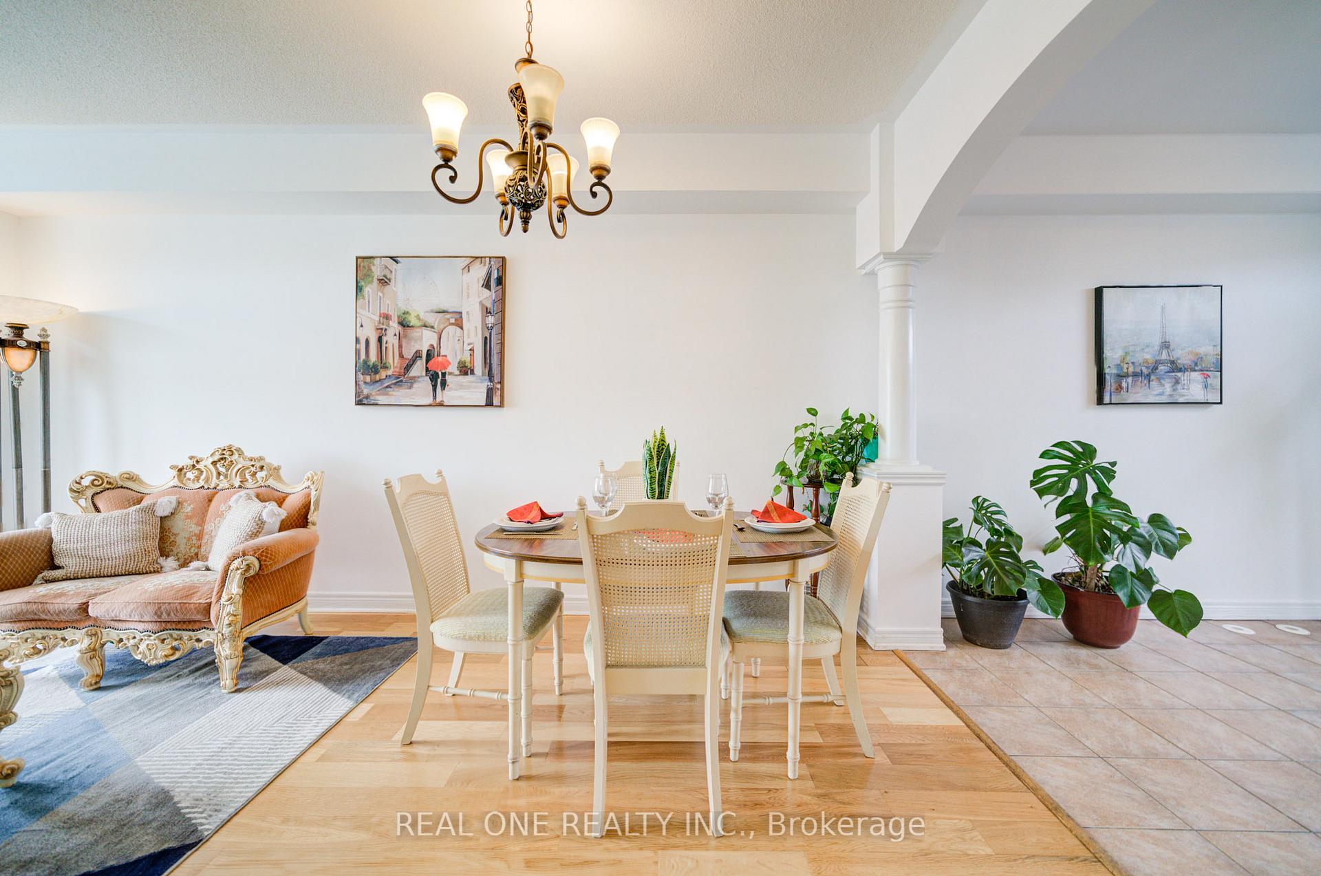 Photo 2 of 87 Zokol Drive, Aurora, Bayview Northeast — HOMEH
