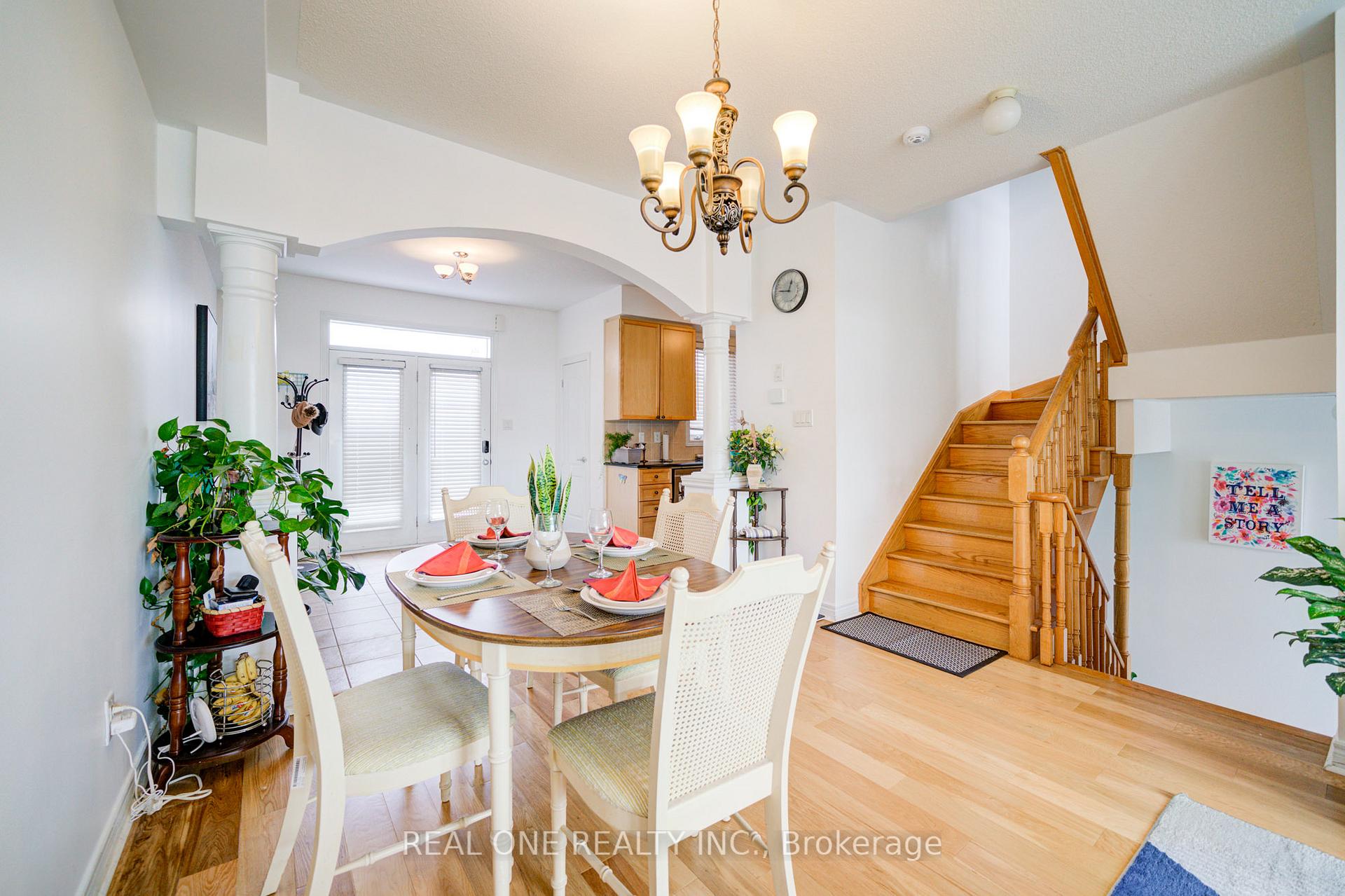 Photo 3 of 87 Zokol Drive, Aurora, Bayview Northeast — HOMEH