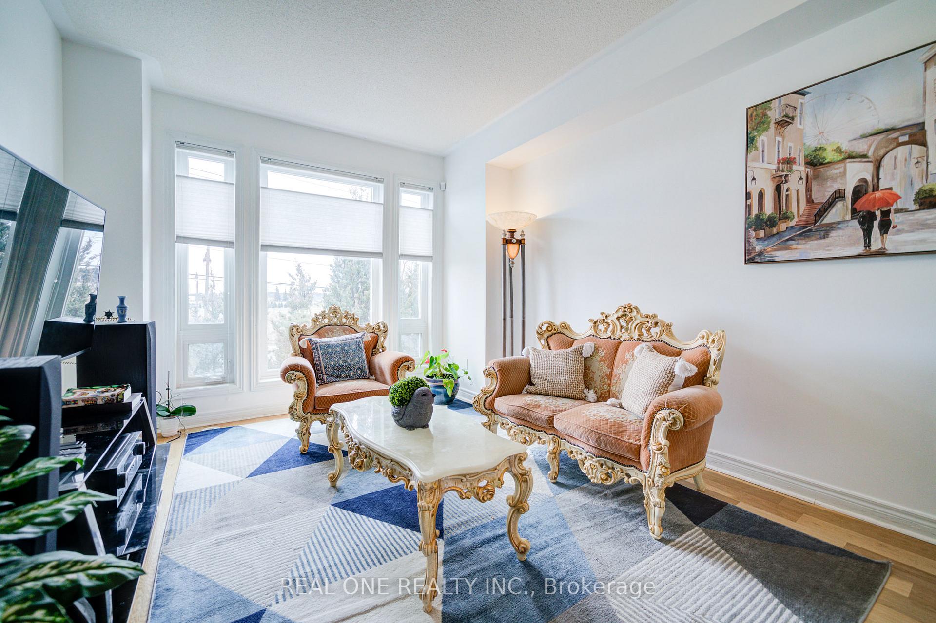 Photo 8 of 87 Zokol Drive, Aurora, Bayview Northeast — HOMEH