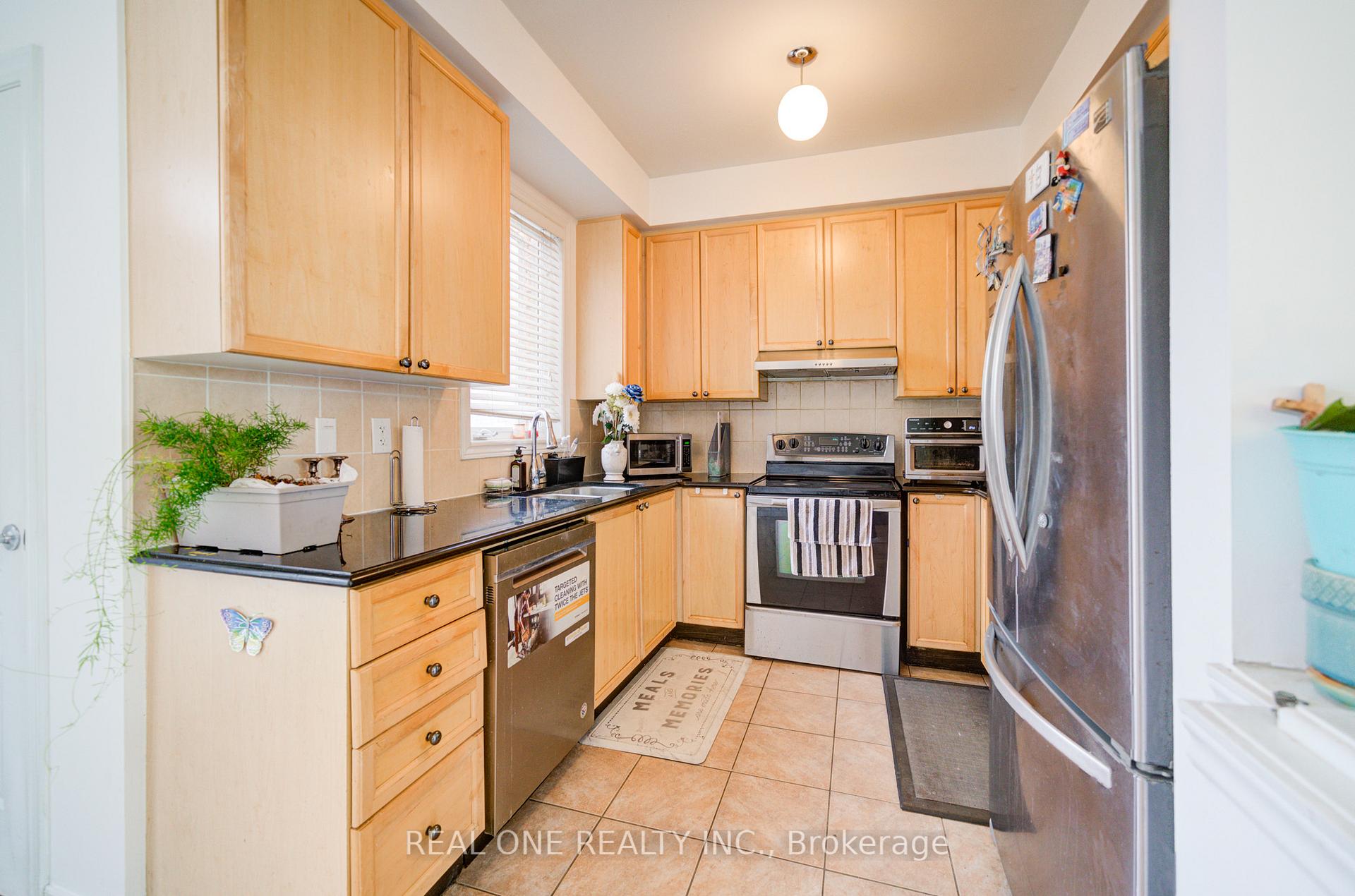 Photo 13 of 87 Zokol Drive, Aurora, Bayview Northeast — HOMEH