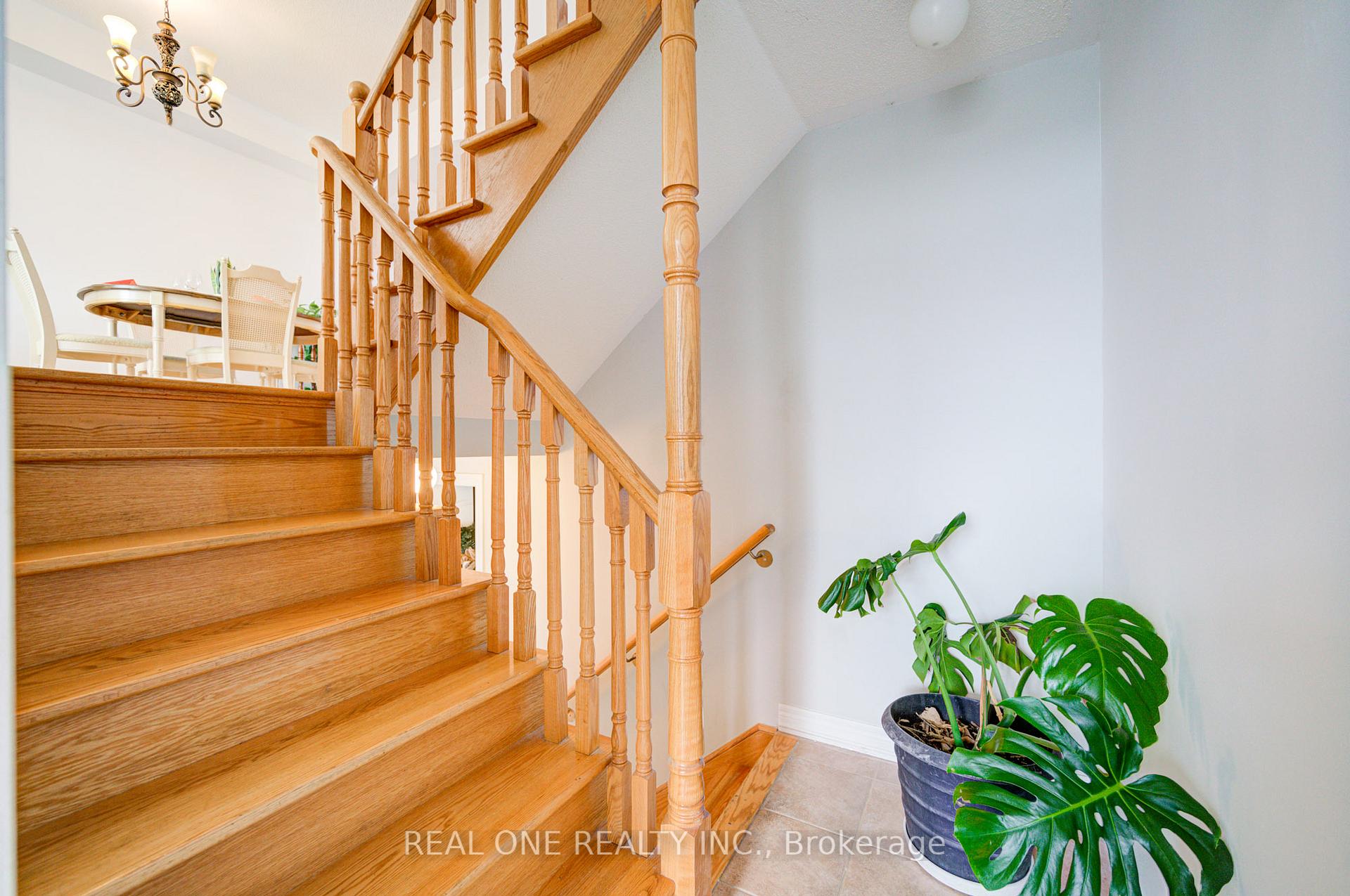 Photo 16 of 87 Zokol Drive, Aurora, Bayview Northeast — HOMEH