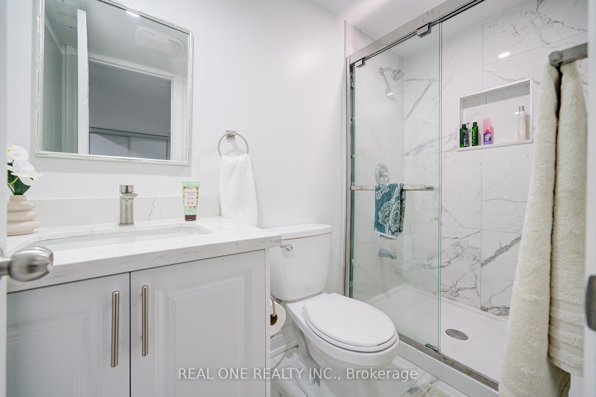 Photo 23 of 87 Zokol Drive, Aurora, Bayview Northeast — HOMEH