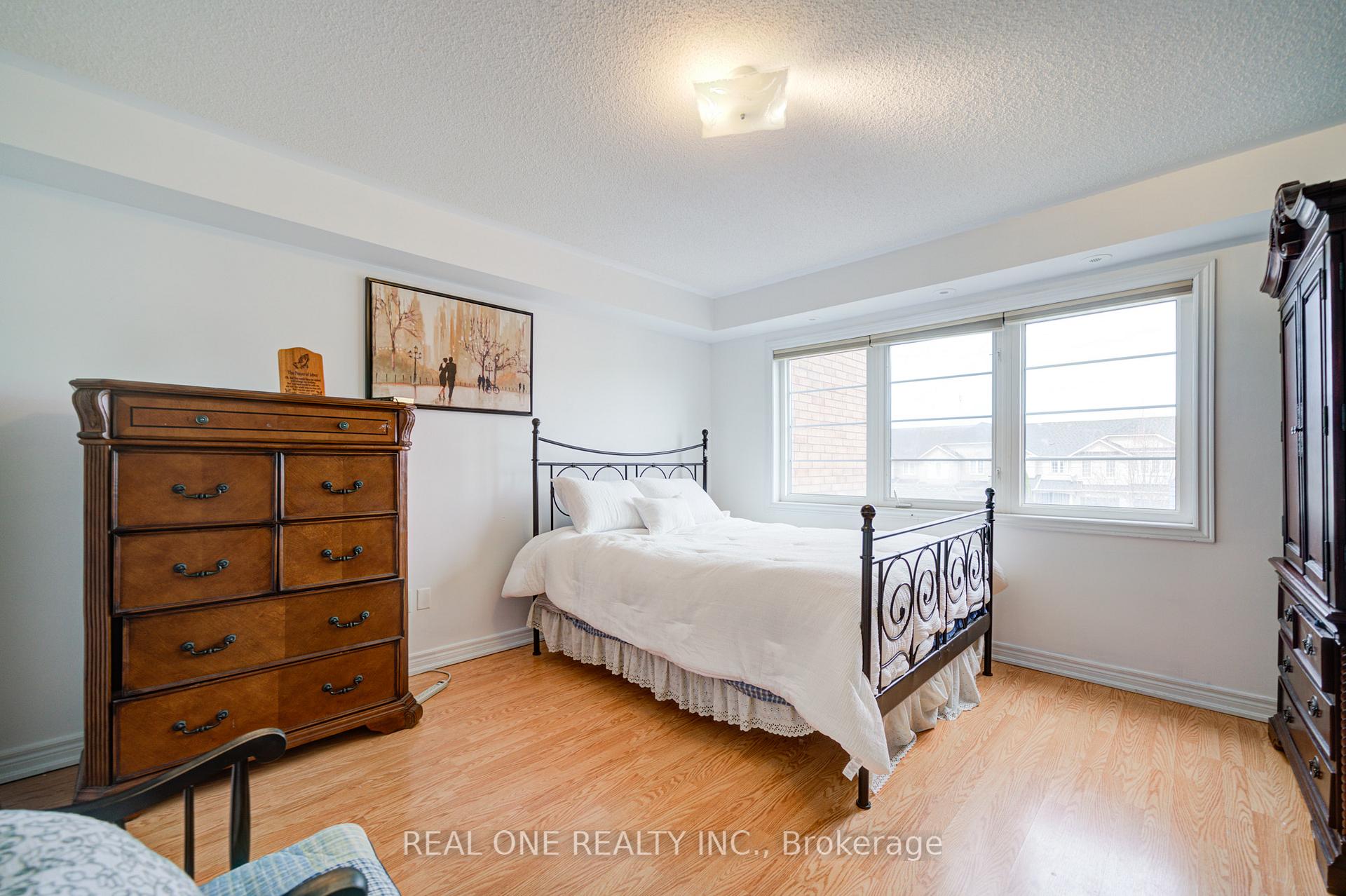 Photo 25 of 87 Zokol Drive, Aurora, Bayview Northeast — HOMEH