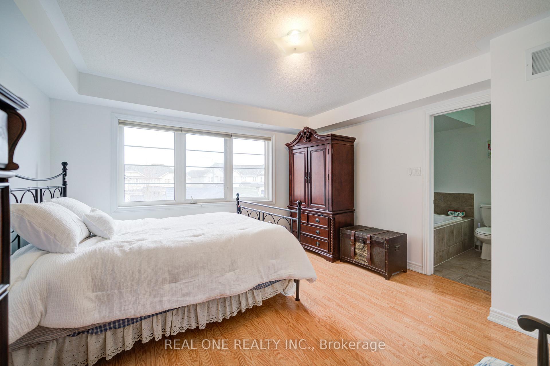 Photo 28 of 87 Zokol Drive, Aurora, Bayview Northeast — HOMEH