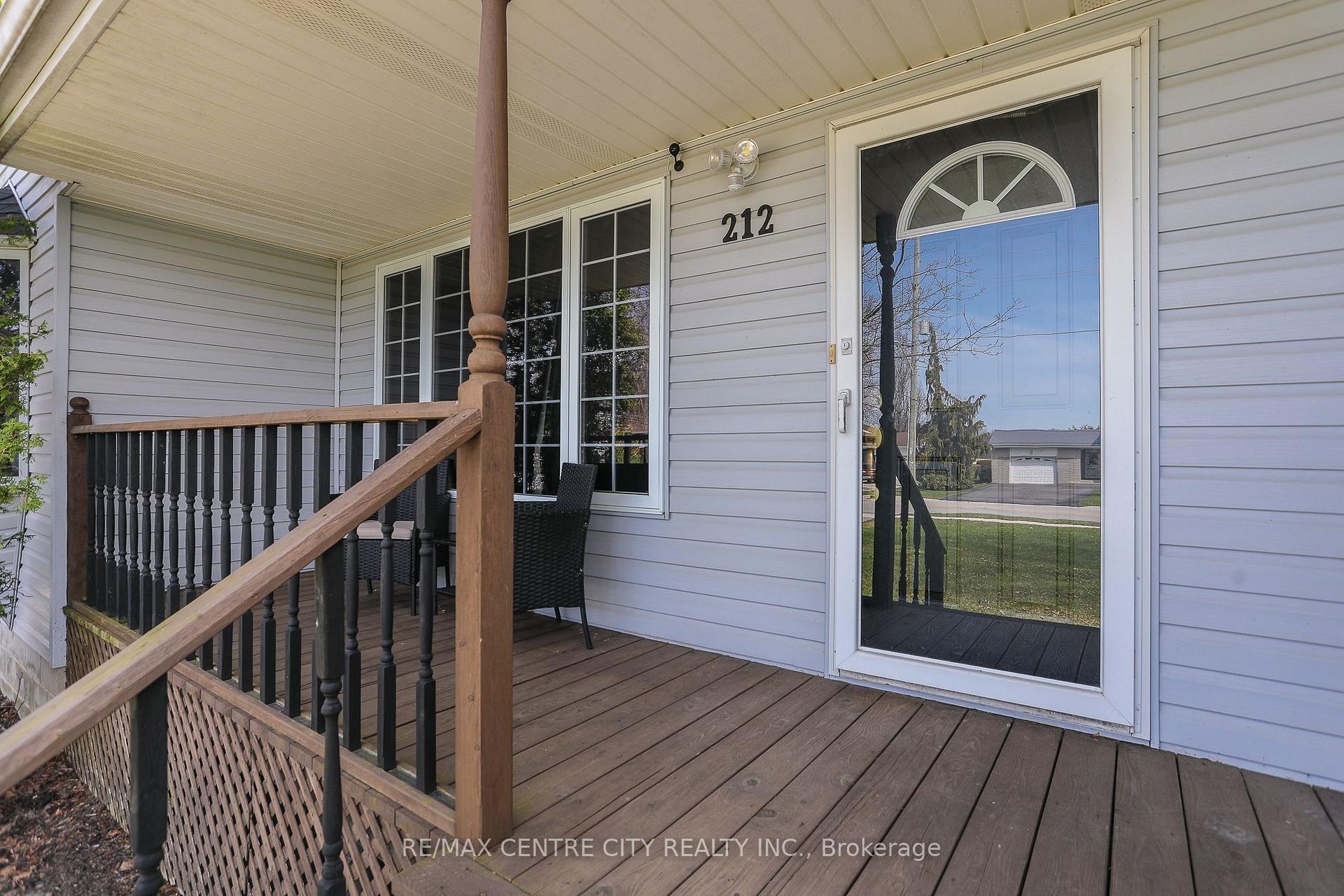 Photo 4 of 212 Queen Street, West Elgin, Rodney — HOMEH