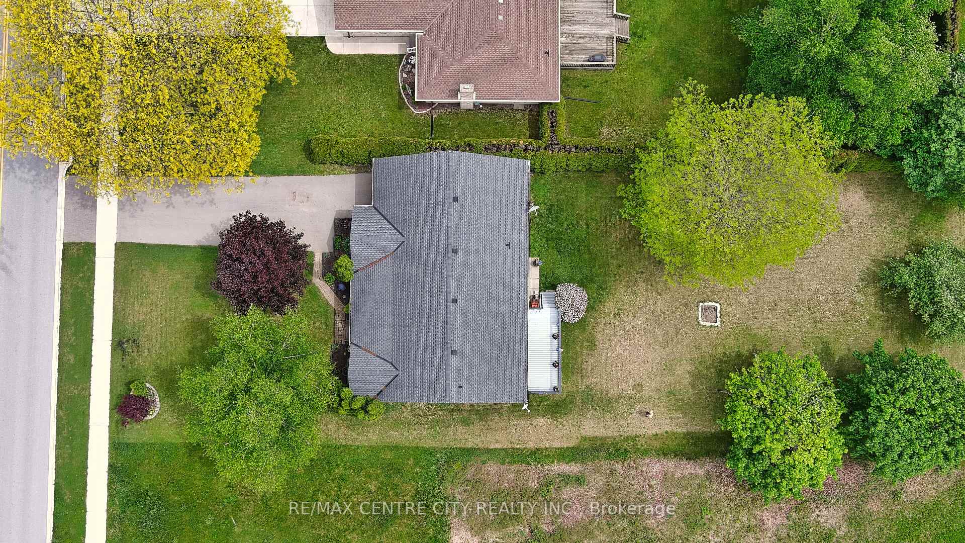 Photo 5 of 212 Queen Street, West Elgin, Rodney — HOMEH