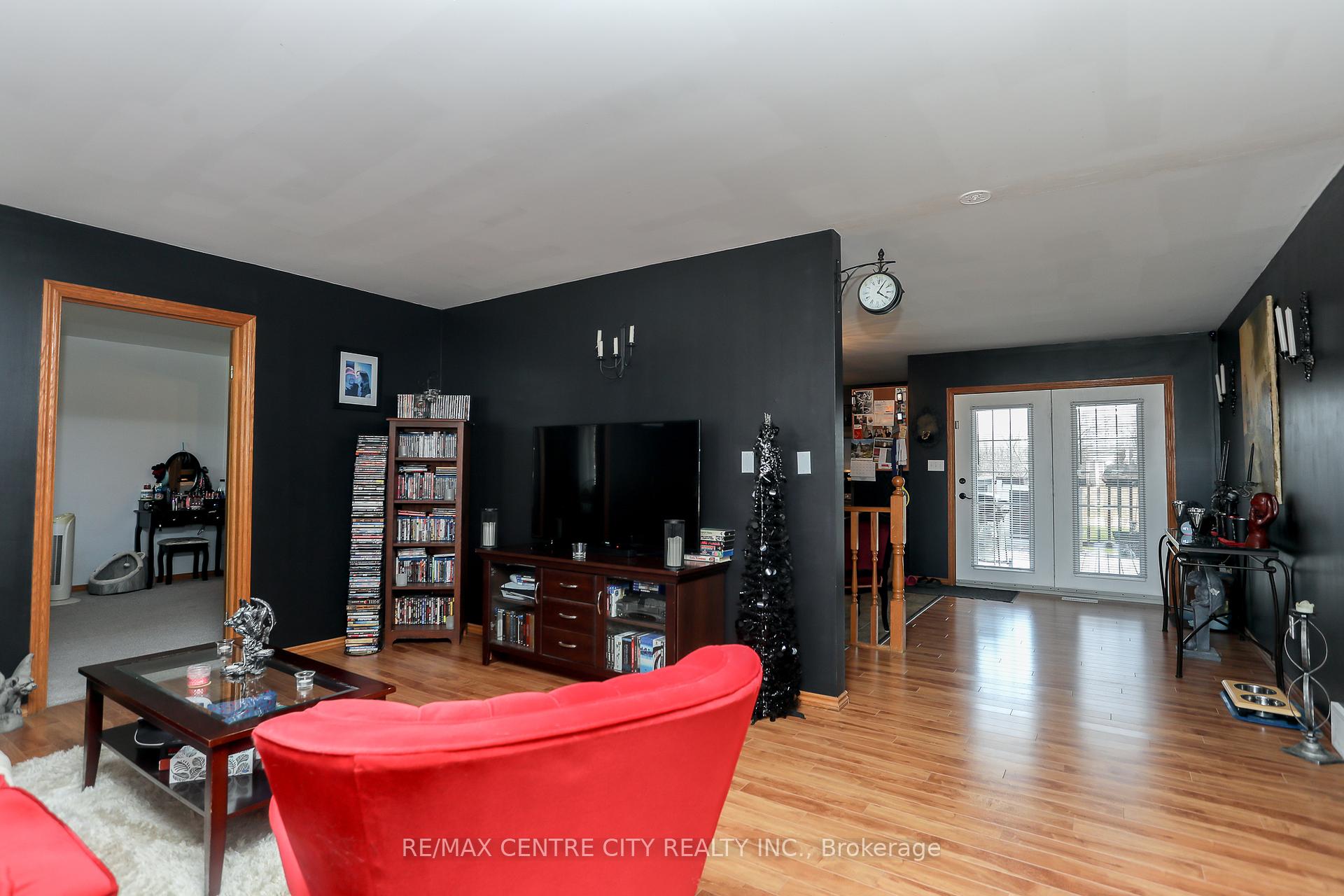Photo 14 of 212 Queen Street, West Elgin, Rodney — HOMEH