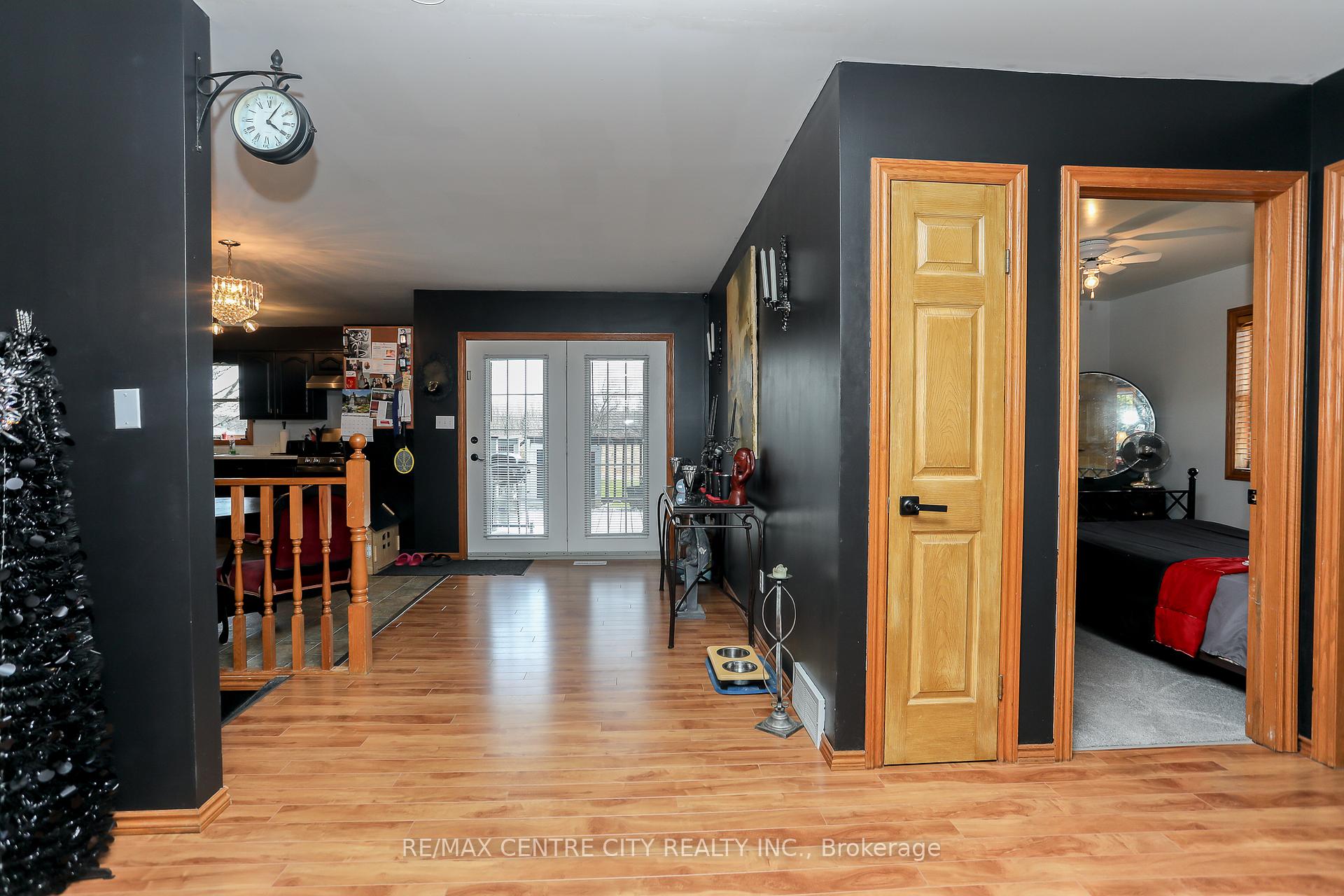 Photo 16 of 212 Queen Street, West Elgin, Rodney — HOMEH