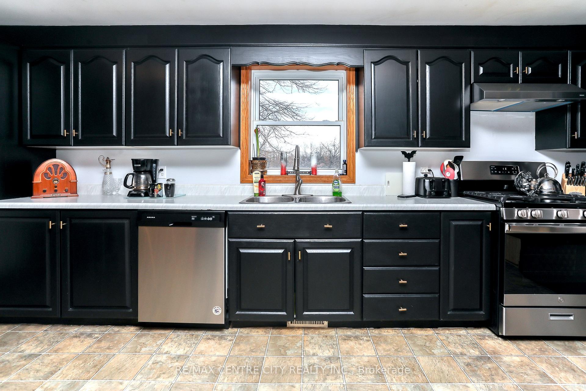 Photo 19 of 212 Queen Street, West Elgin, Rodney — HOMEH