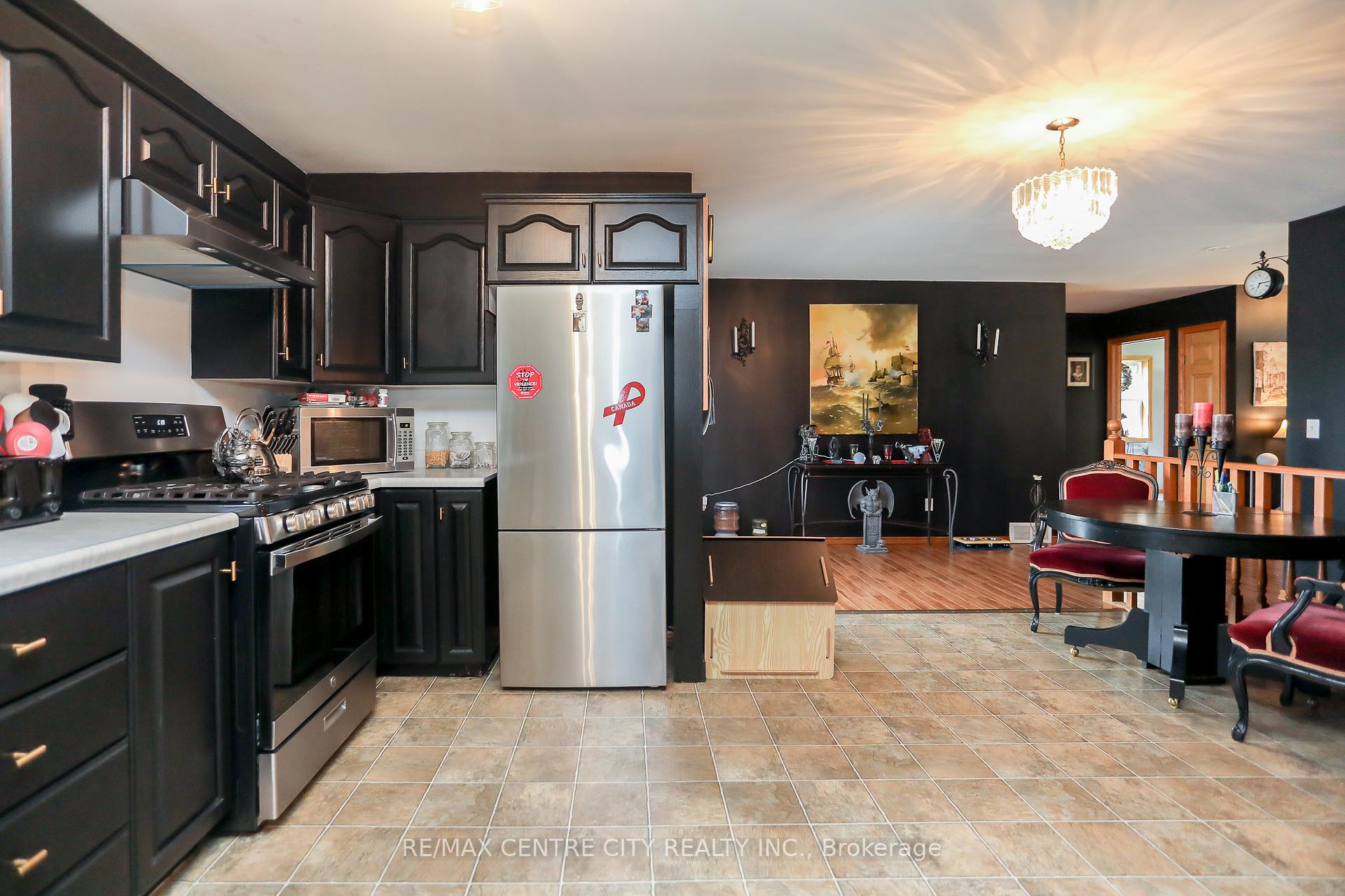 Photo 23 of 212 Queen Street, West Elgin, Rodney — HOMEH