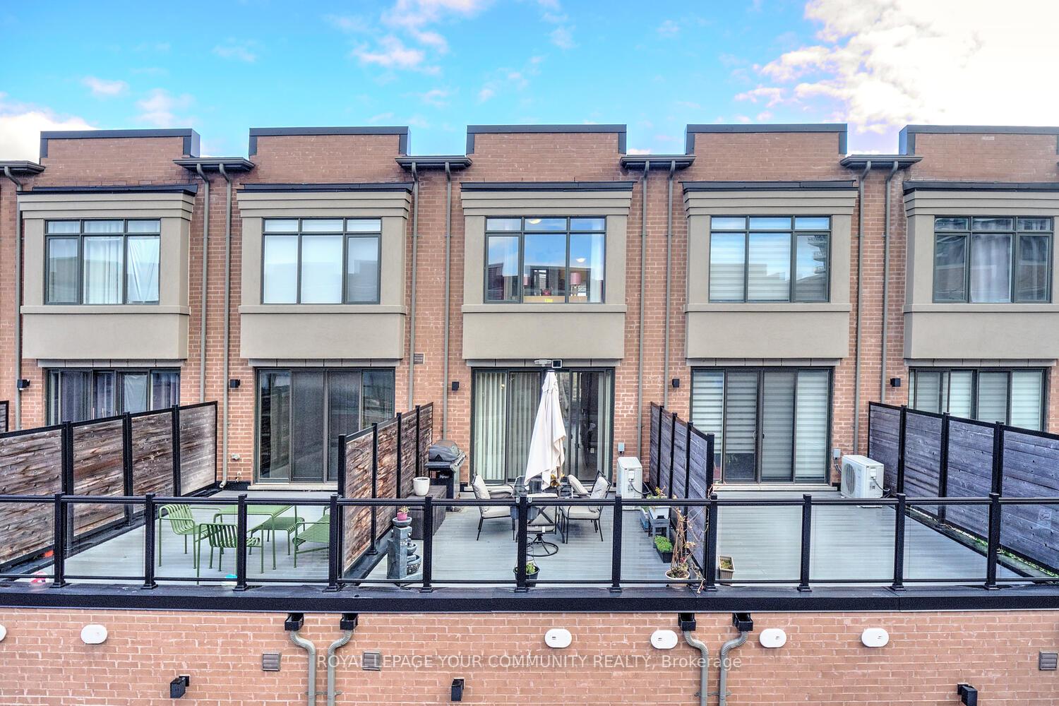 Photo 2 of 38 Troon Avenue, Vaughan, Rural Vaughan — HOMEH