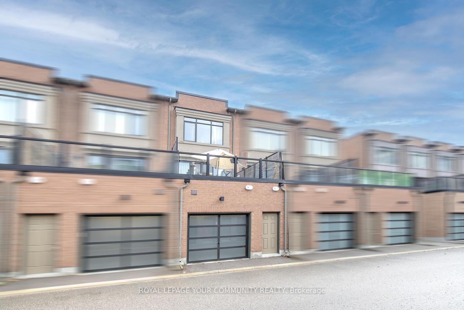 Photo 5 of 38 Troon Avenue, Vaughan, Rural Vaughan — HOMEH