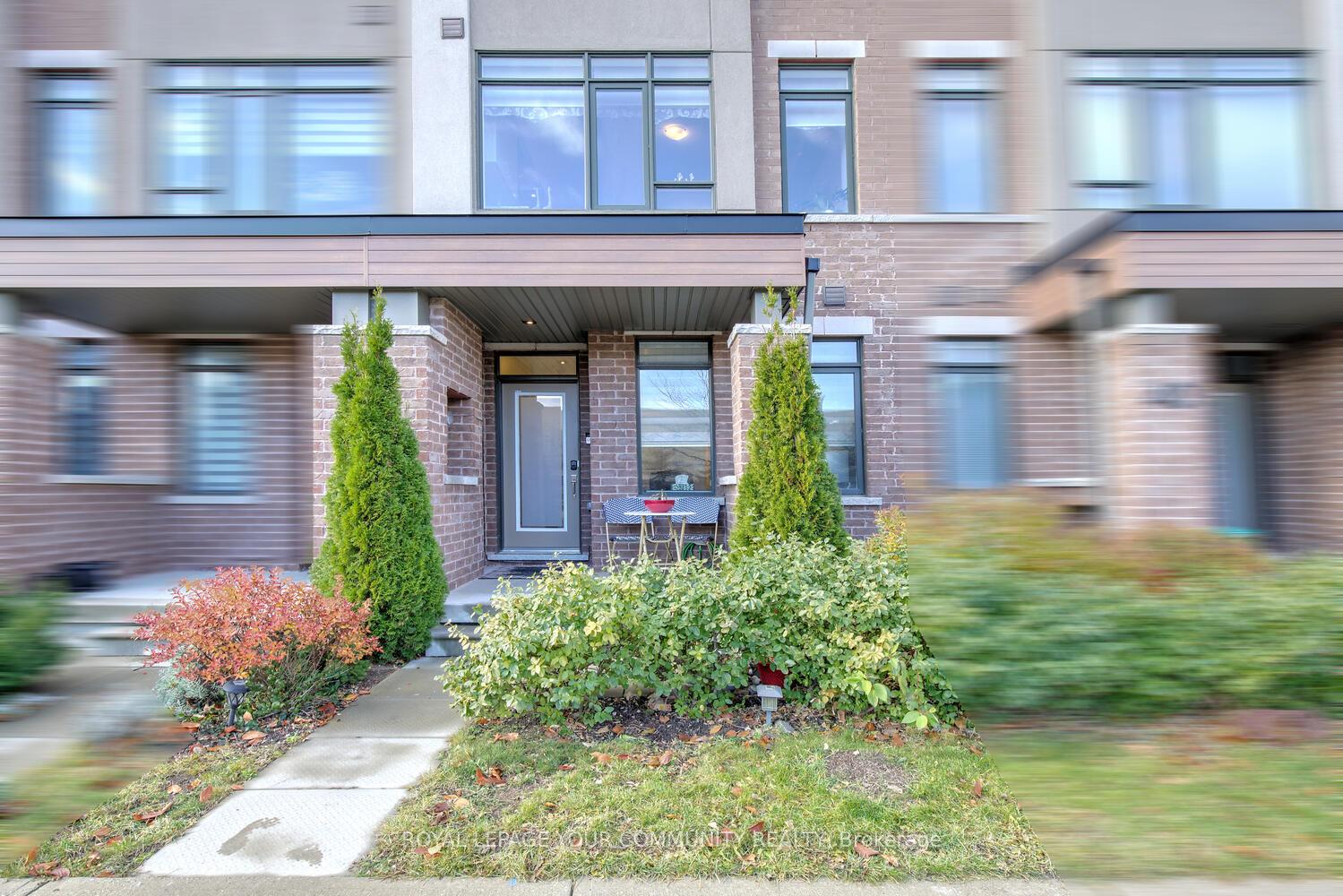 Photo 6 of 38 Troon Avenue, Vaughan, Rural Vaughan — HOMEH
