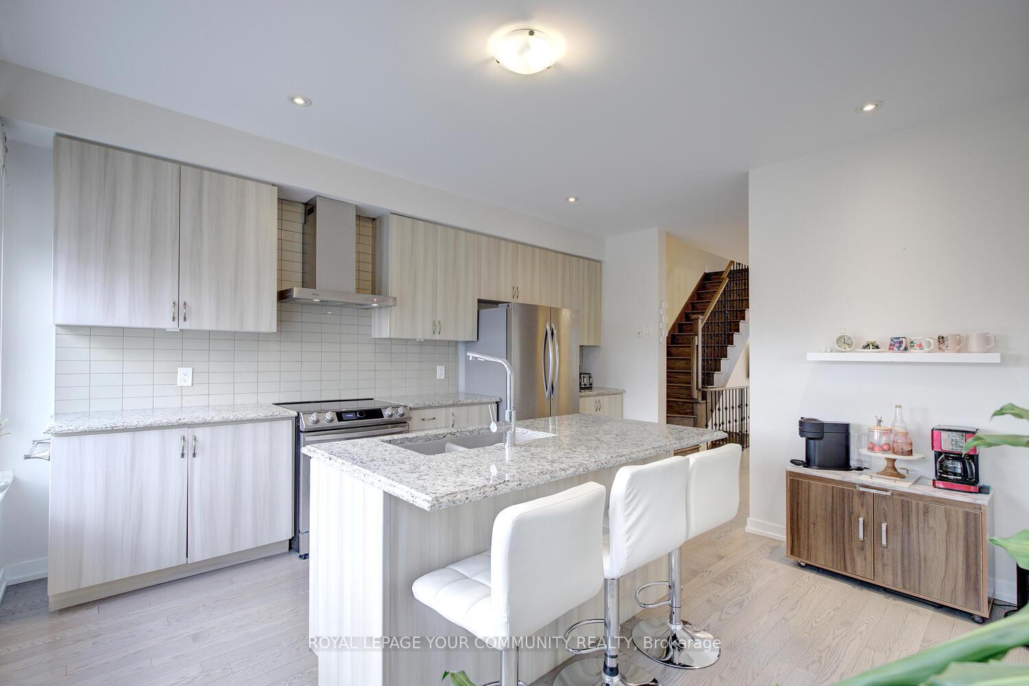 Photo 27 of 38 Troon Avenue, Vaughan, Rural Vaughan — HOMEH
