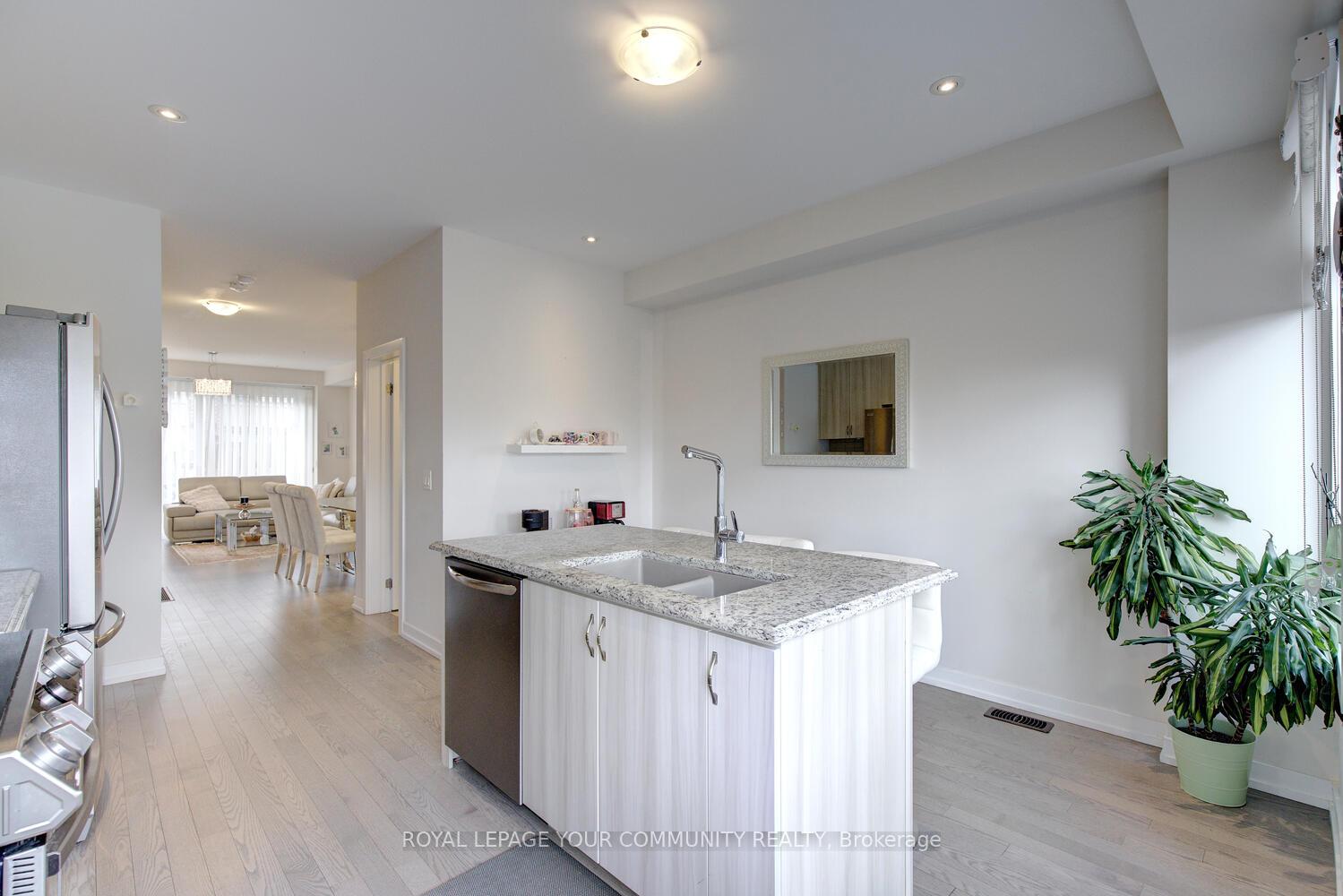 Photo 28 of 38 Troon Avenue, Vaughan, Rural Vaughan — HOMEH