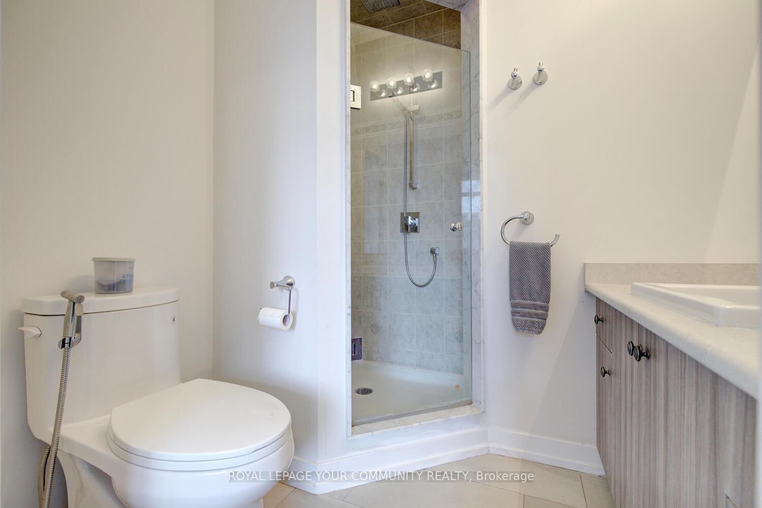 Photo 32 of 38 Troon Avenue, Vaughan, Rural Vaughan — HOMEH