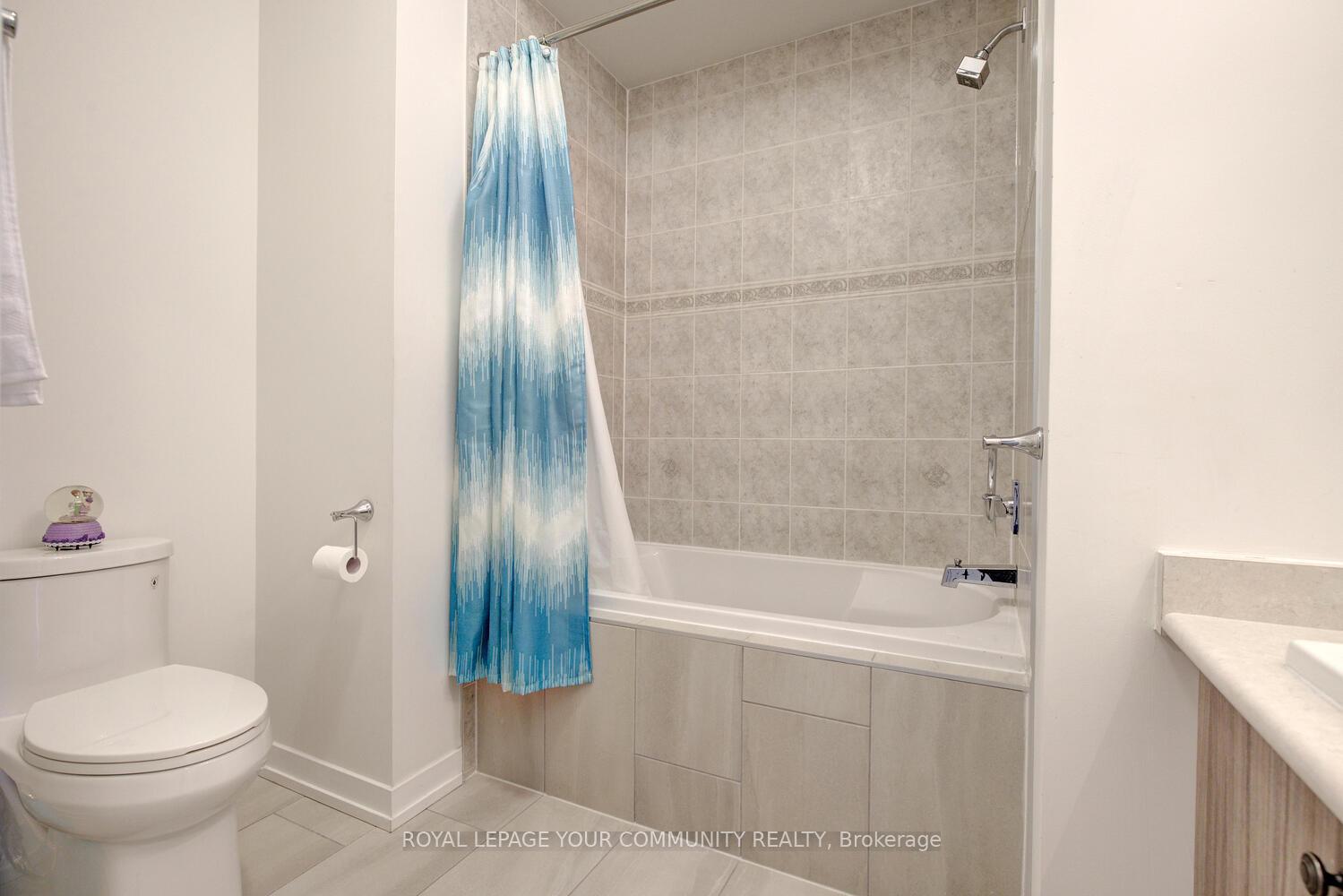 Photo 35 of 38 Troon Avenue, Vaughan, Rural Vaughan — HOMEH