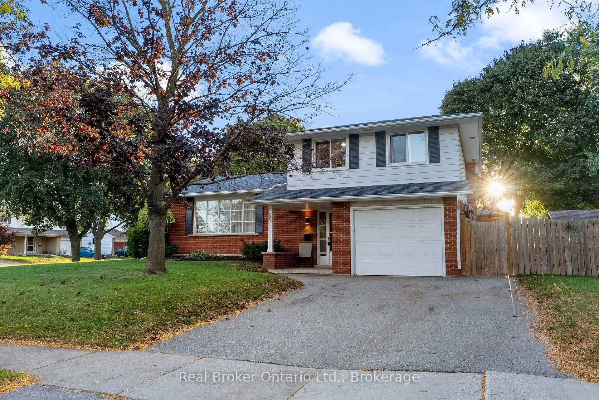 Photo 2 of 387 Lee Avenue, Waterloo — HOMEH