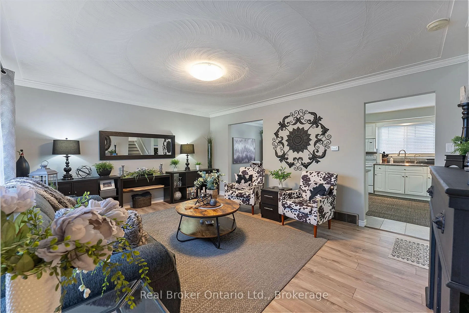 Photo 5 of 387 Lee Avenue, Waterloo — HOMEH