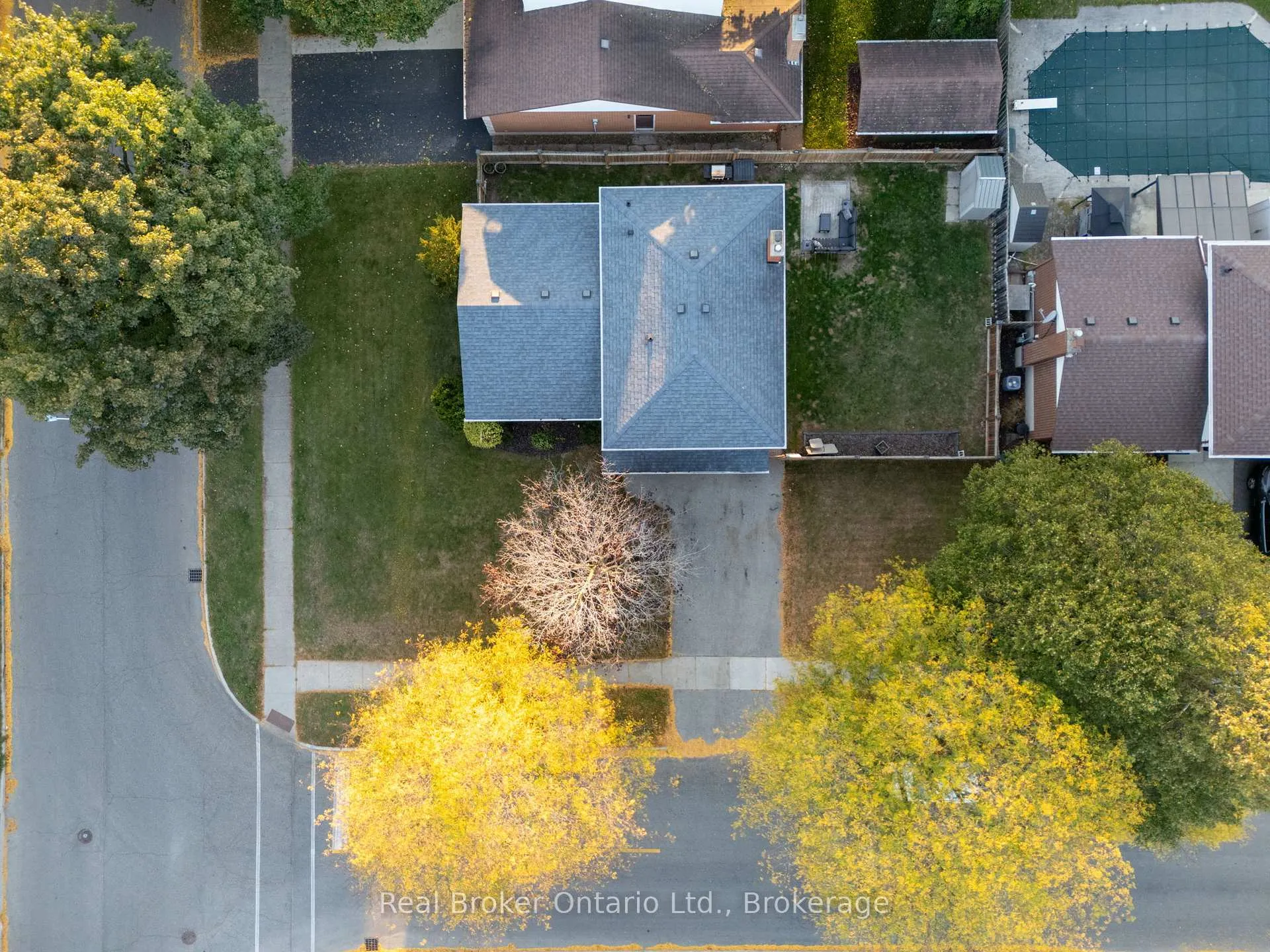 Photo 30 of 387 Lee Avenue, Waterloo — HOMEH
