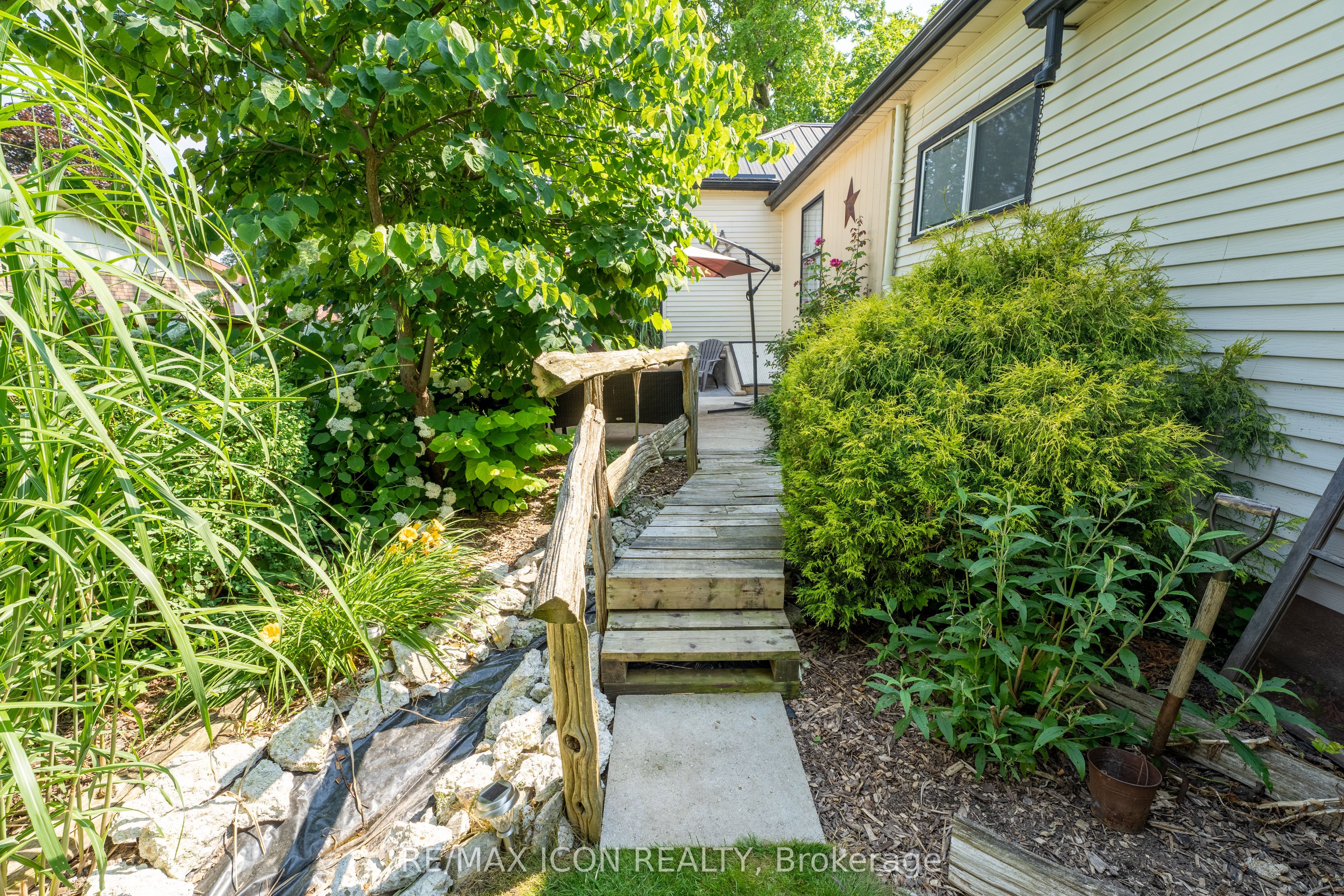 Photo 59 of 258 Anna Street S, North Middlesex, Parkhill — HOMEH