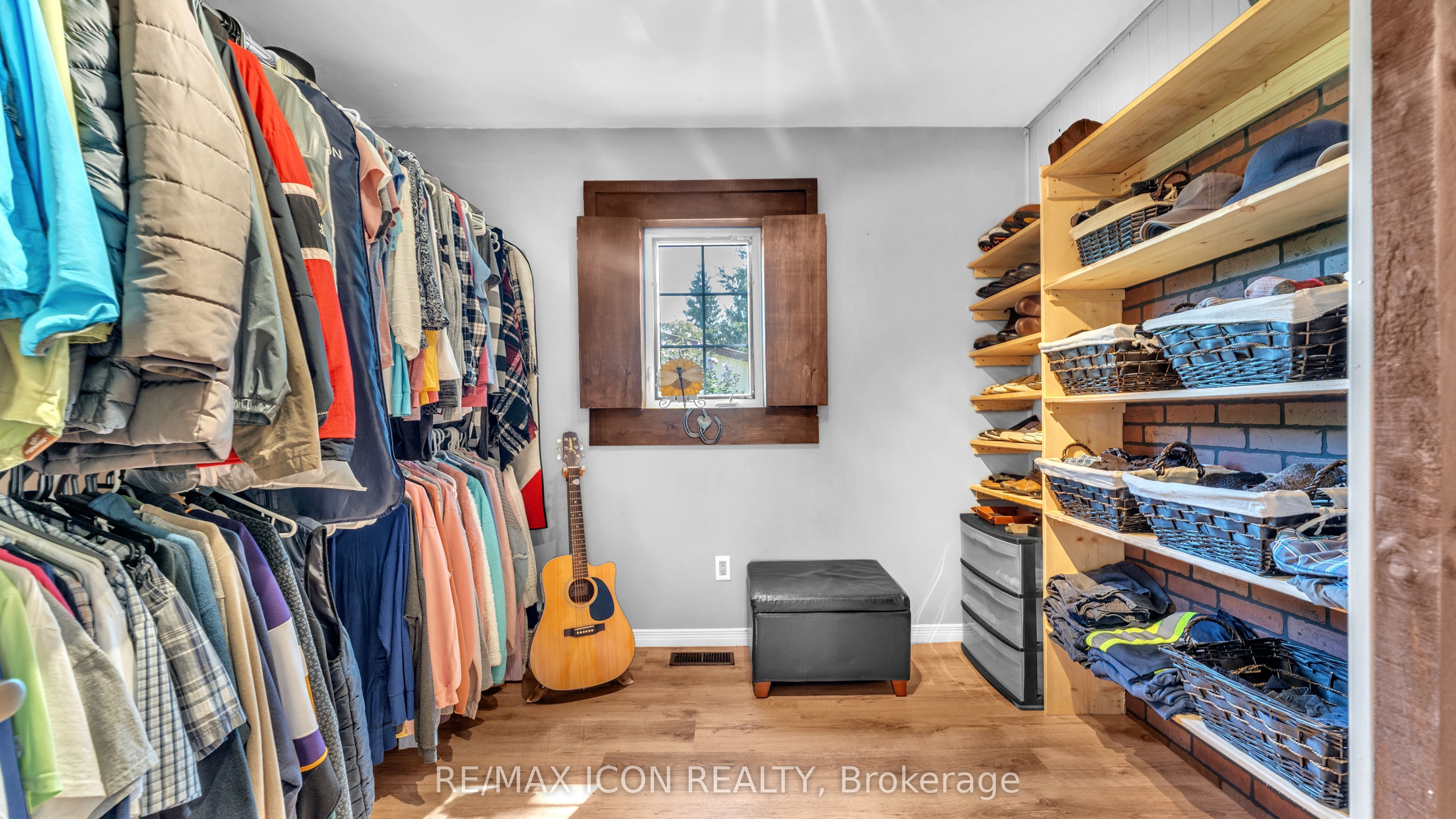 Photo 49 of 258 Anna Street S, North Middlesex, Parkhill — HOMEH