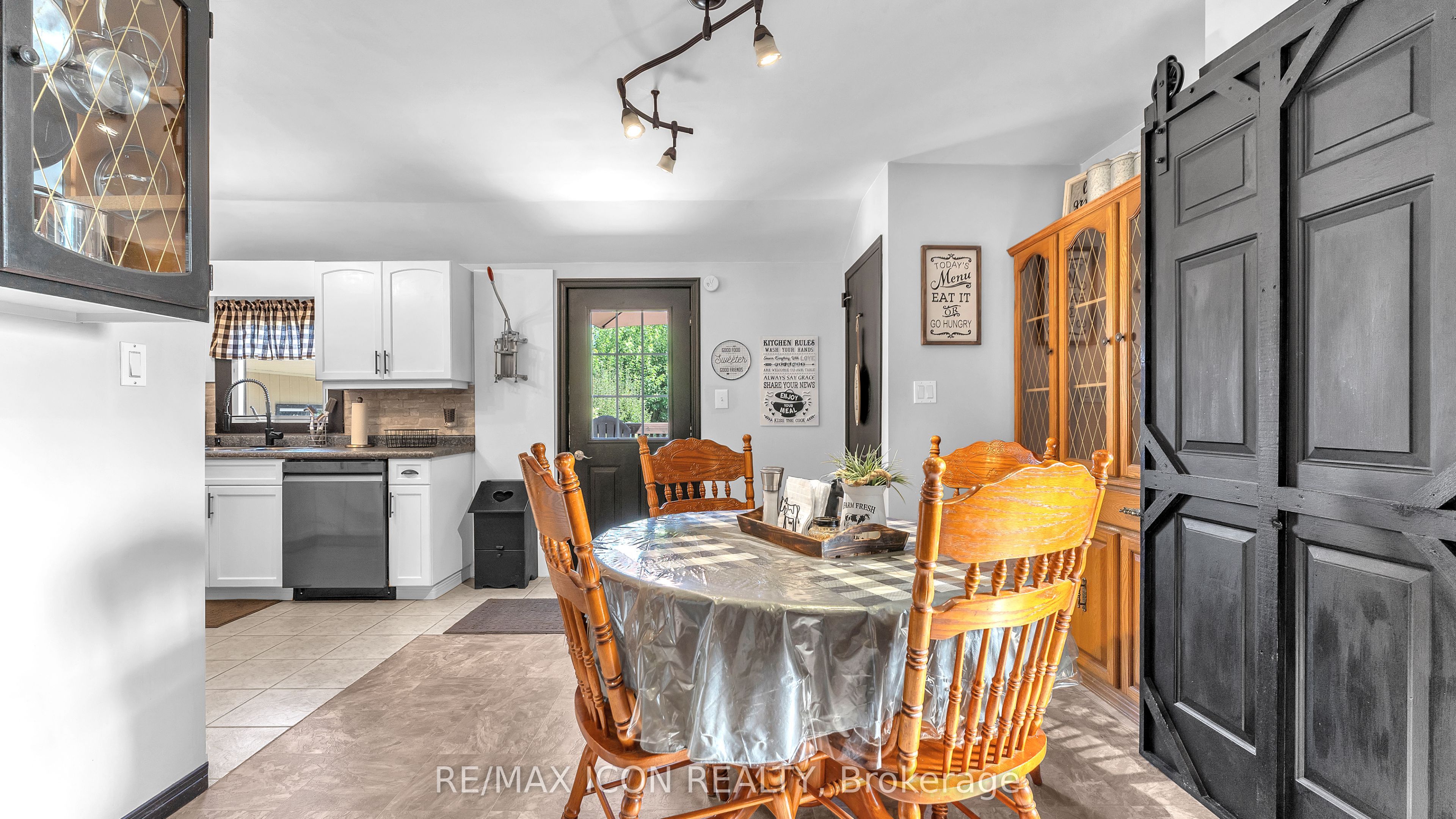 Photo 41 of 258 Anna Street S, North Middlesex, Parkhill — HOMEH