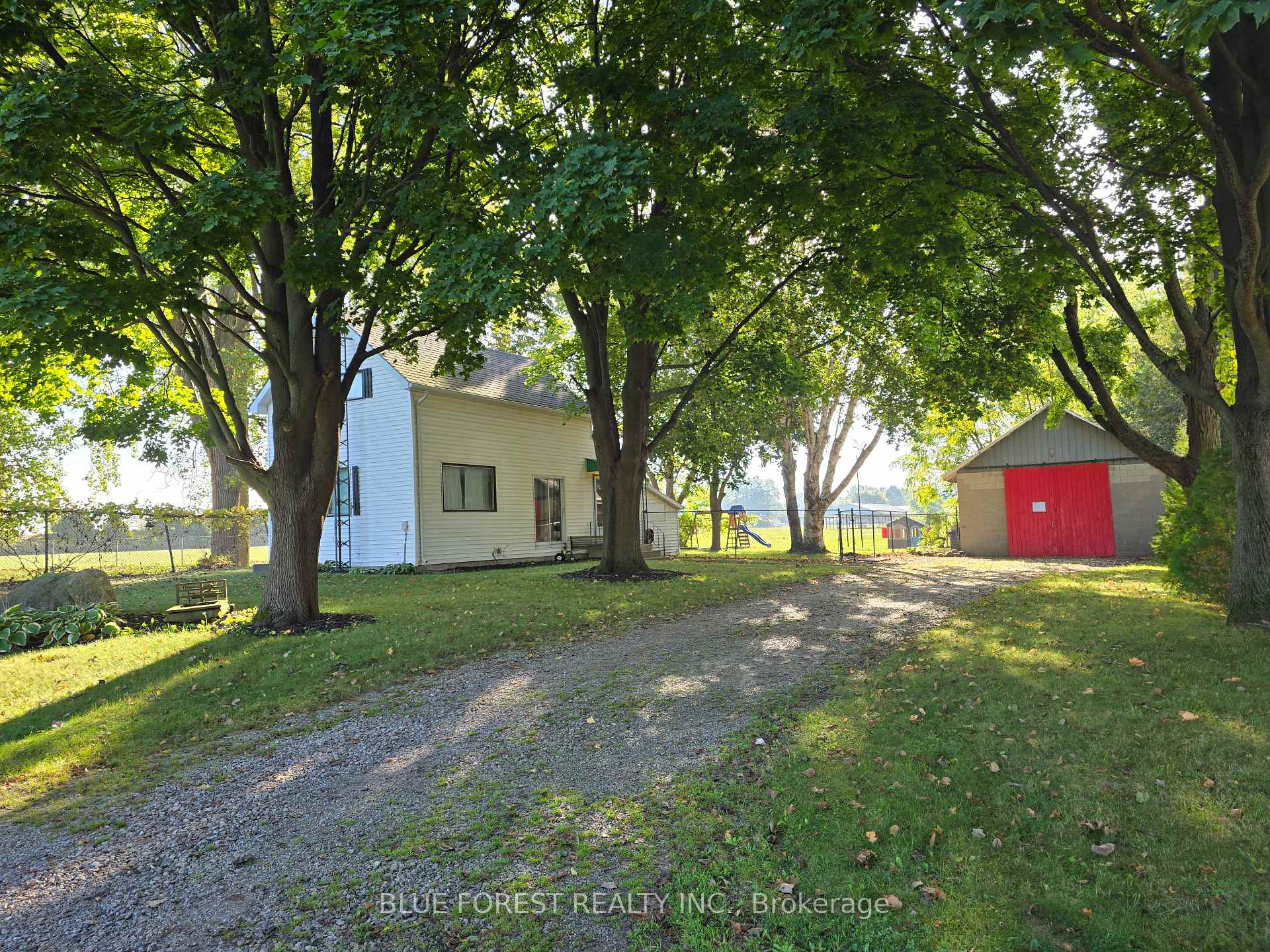 Photo 1 of 138 Centre, West Elgin, Rodney — HOMEH