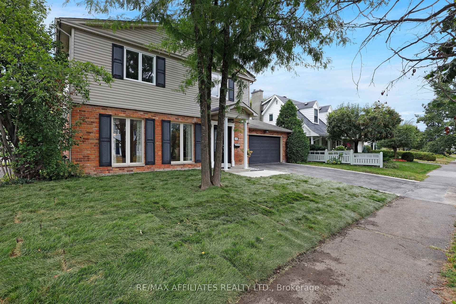 Photo 2 of 2347 Briar Hill Drive, Ottawa, Guildwood Estates - Urbandale Acres — HOMEH
