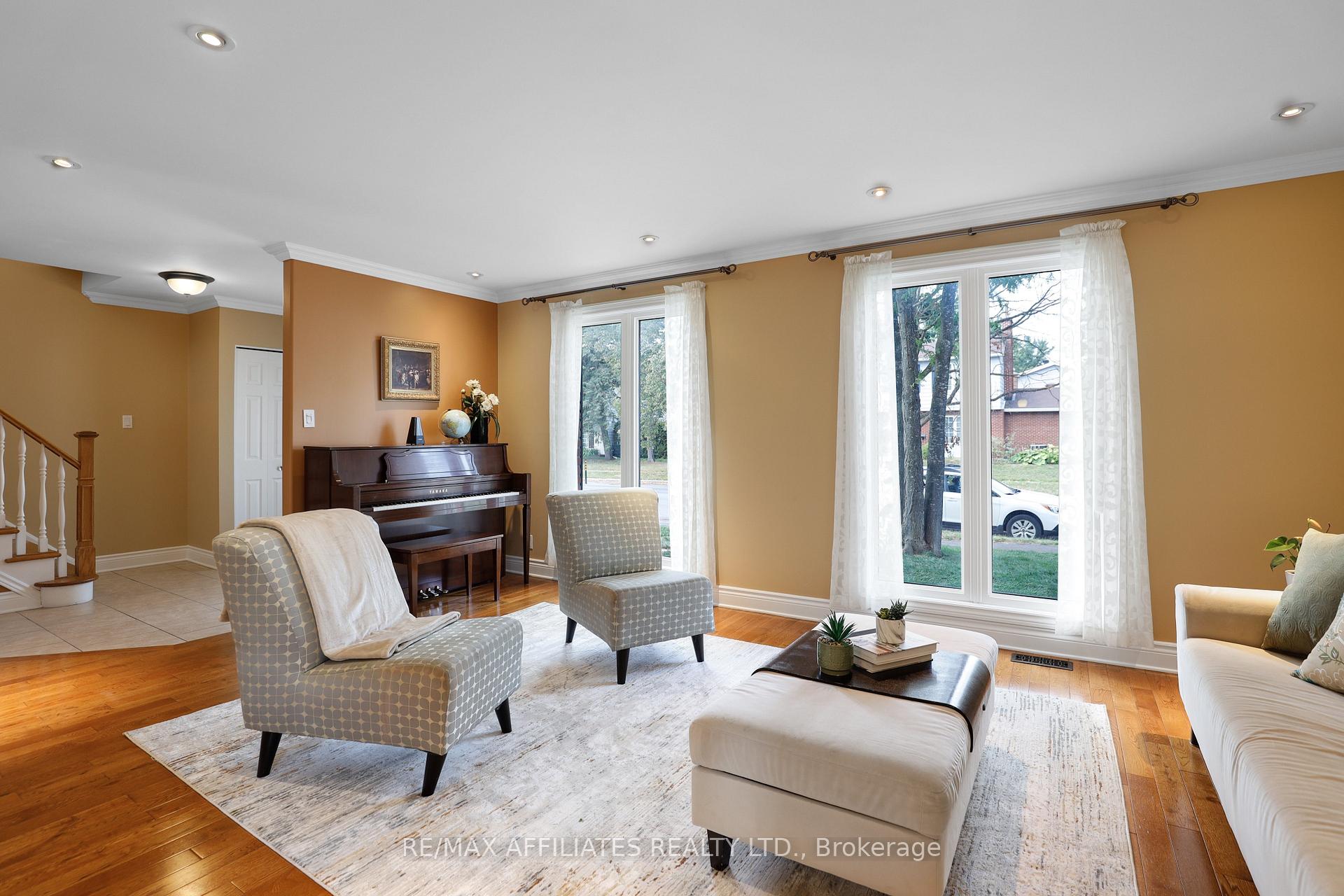 Photo 8 of 2347 Briar Hill Drive, Ottawa, Guildwood Estates - Urbandale Acres — HOMEH