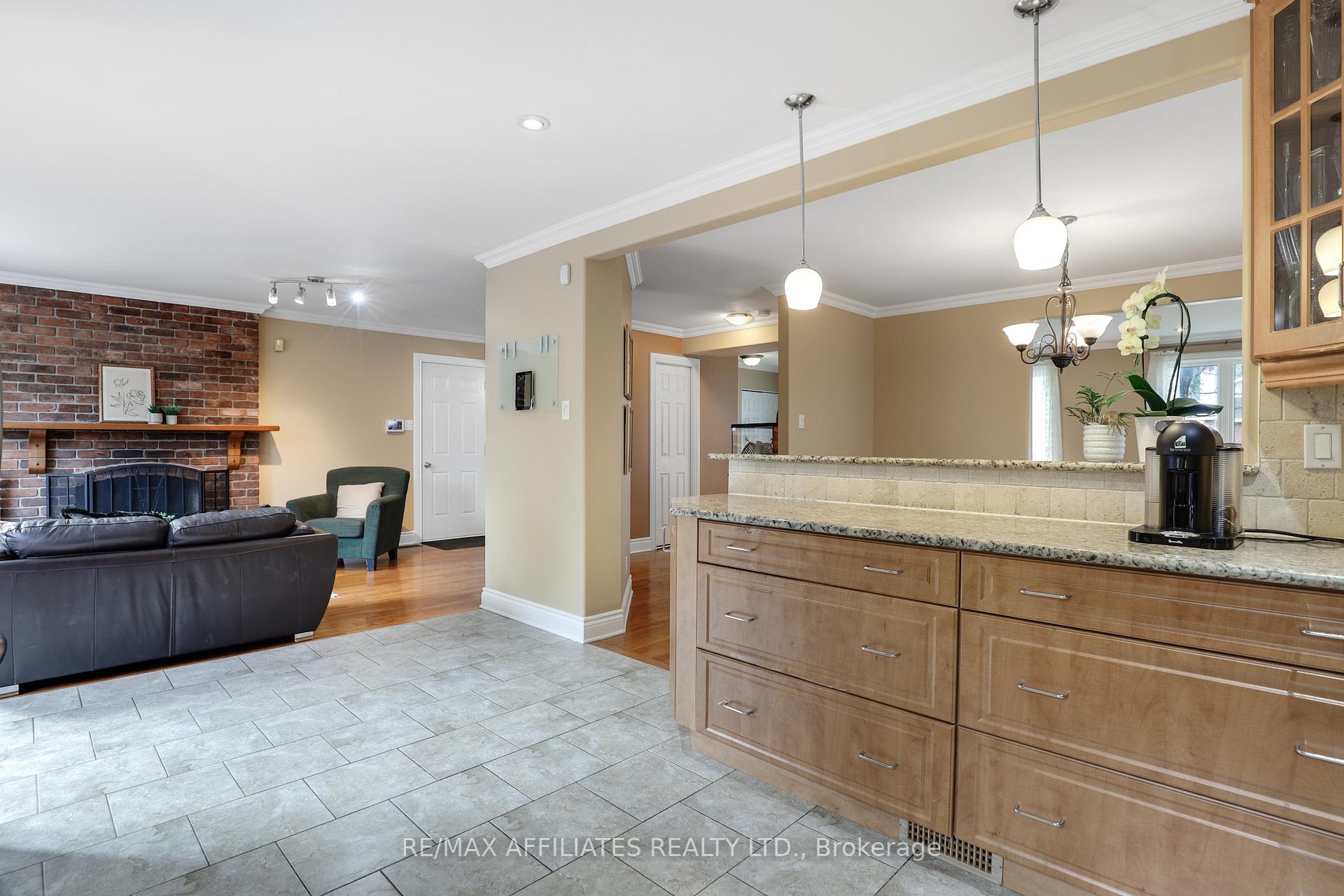 Photo 33 of 2347 Briar Hill Drive, Ottawa, Guildwood Estates - Urbandale Acres — HOMEH
