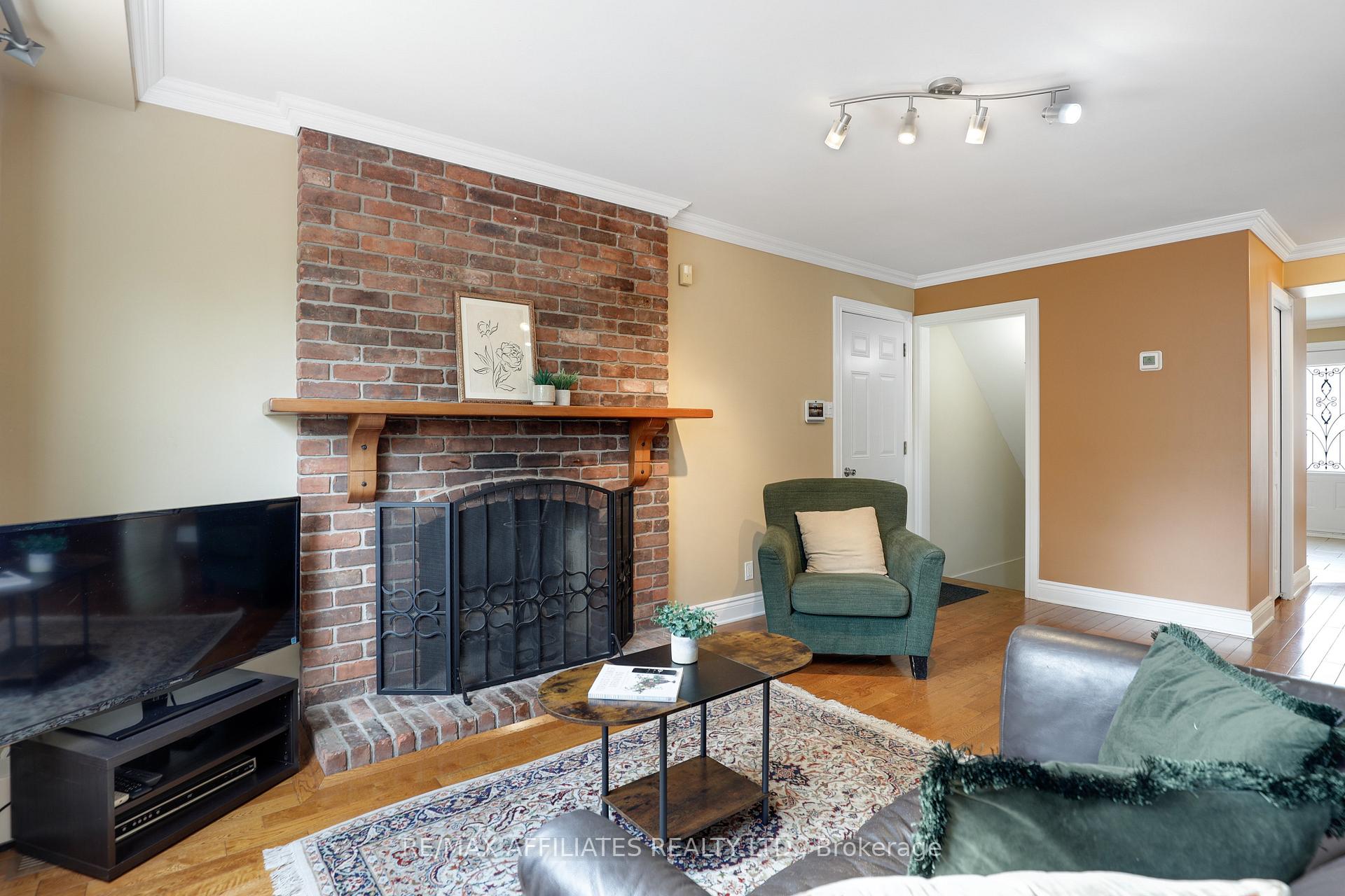 Photo 15 of 2347 Briar Hill Drive, Ottawa, Guildwood Estates - Urbandale Acres — HOMEH