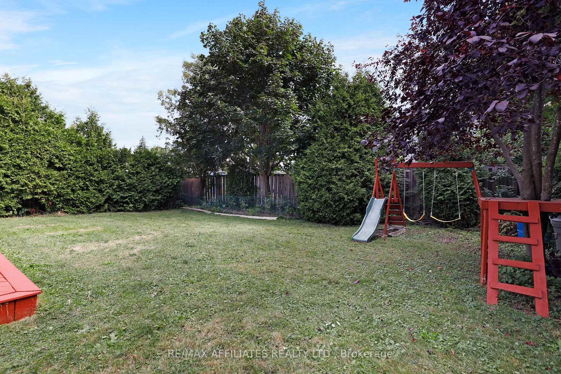 Photo 35 of 2347 Briar Hill Drive, Ottawa, Guildwood Estates - Urbandale Acres — HOMEH