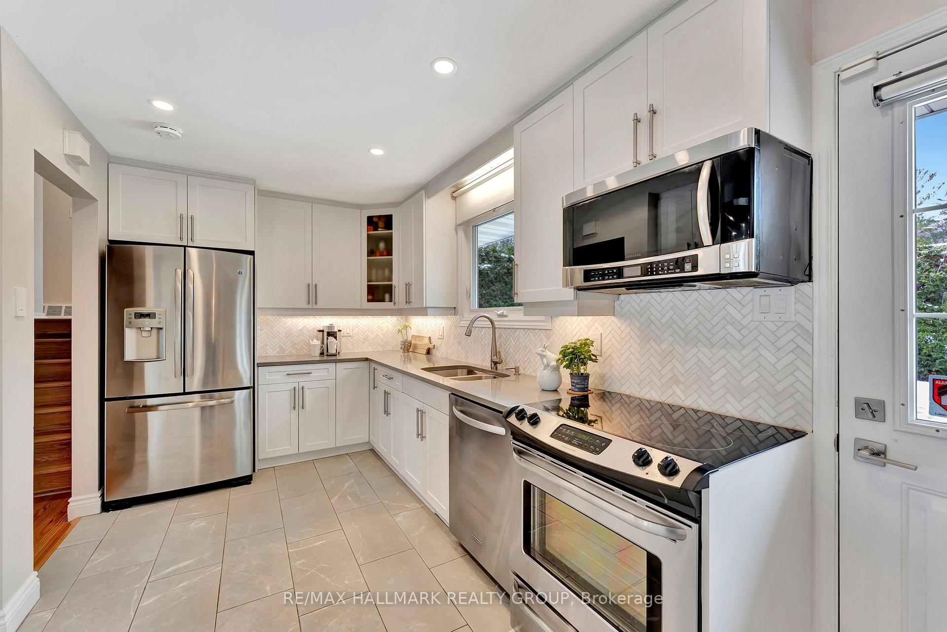 Photo 7 of 630 Clancy Street, Ottawa, Beacon Hill North — HOMEH