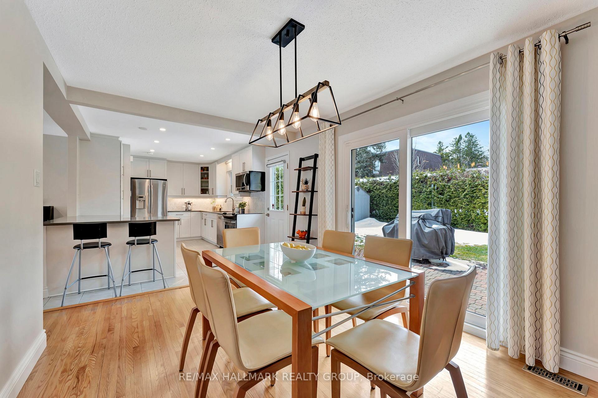 Photo 10 of 630 Clancy Street, Ottawa, Beacon Hill North — HOMEH