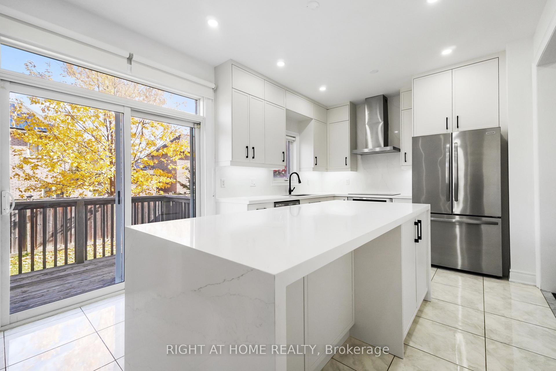 Photo 8 of 5 Oswell Drive, Ajax, Northeast Ajax — HOMEH
