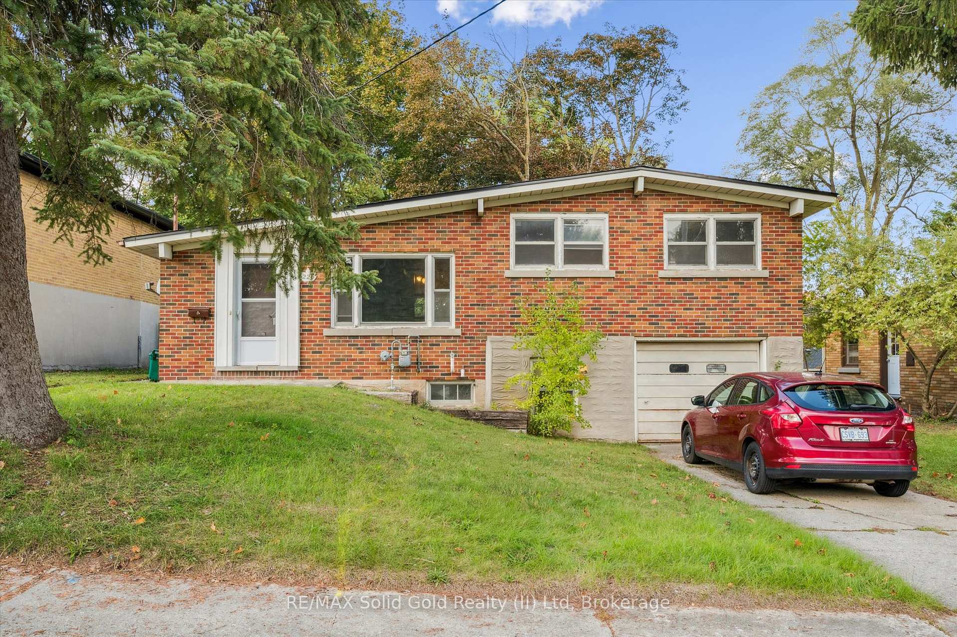Photo 2 of 226 Dick Street, Waterloo — HOMEH