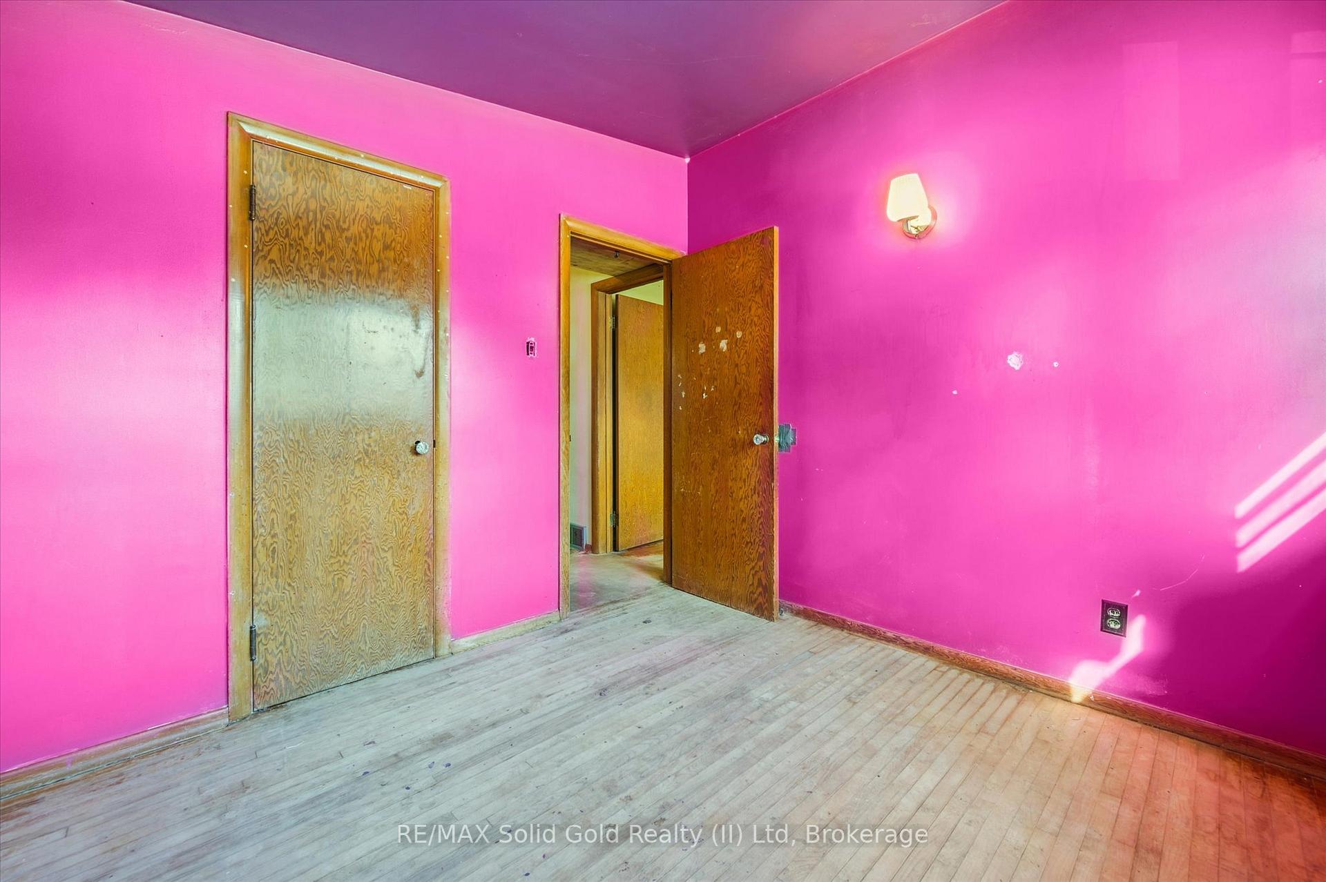 Photo 18 of 226 Dick Street, Waterloo — HOMEH