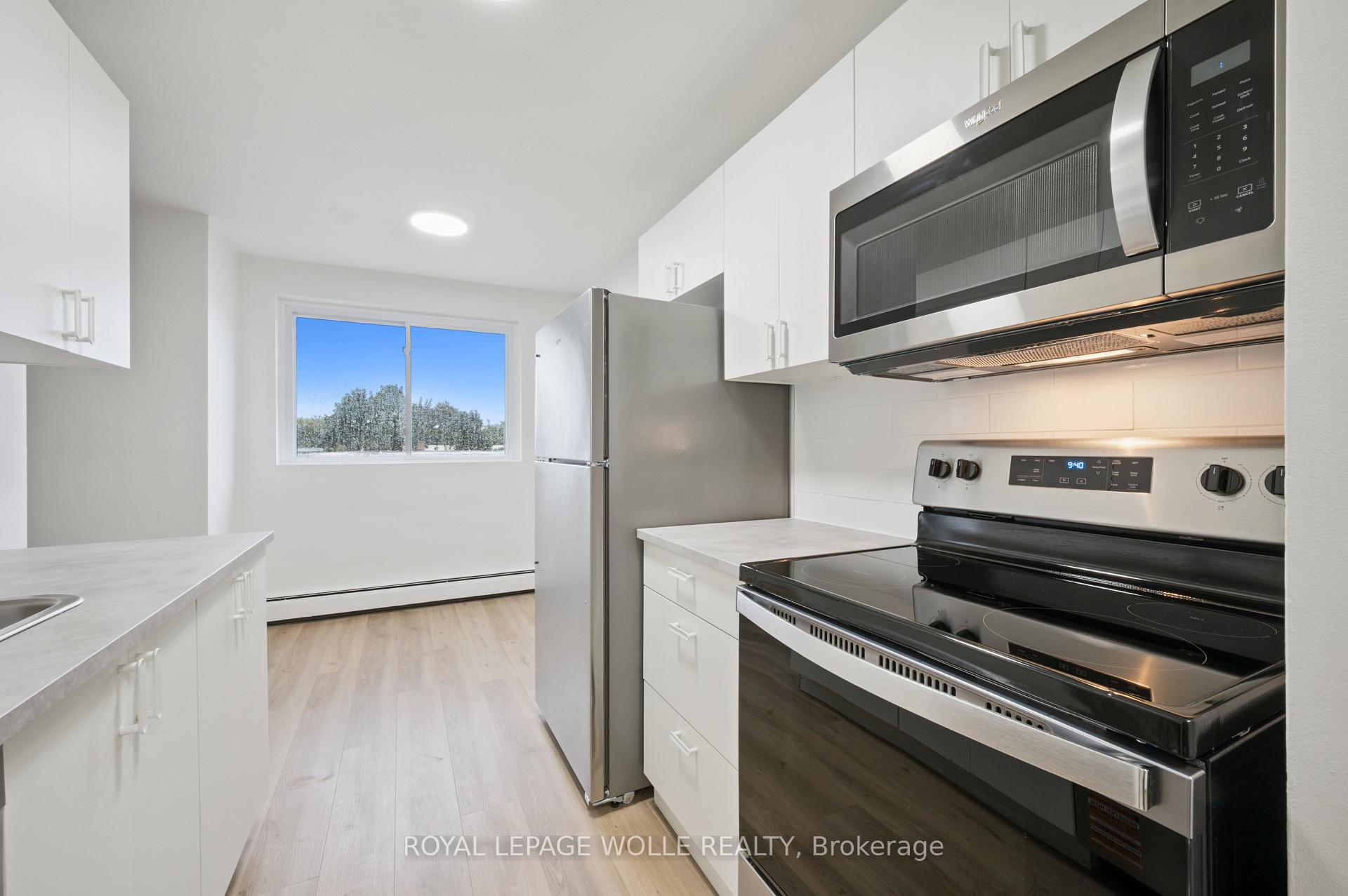 Photo 4 of Unit 8, 705 Glen Forrest Boulevard, Waterloo — HOMEH