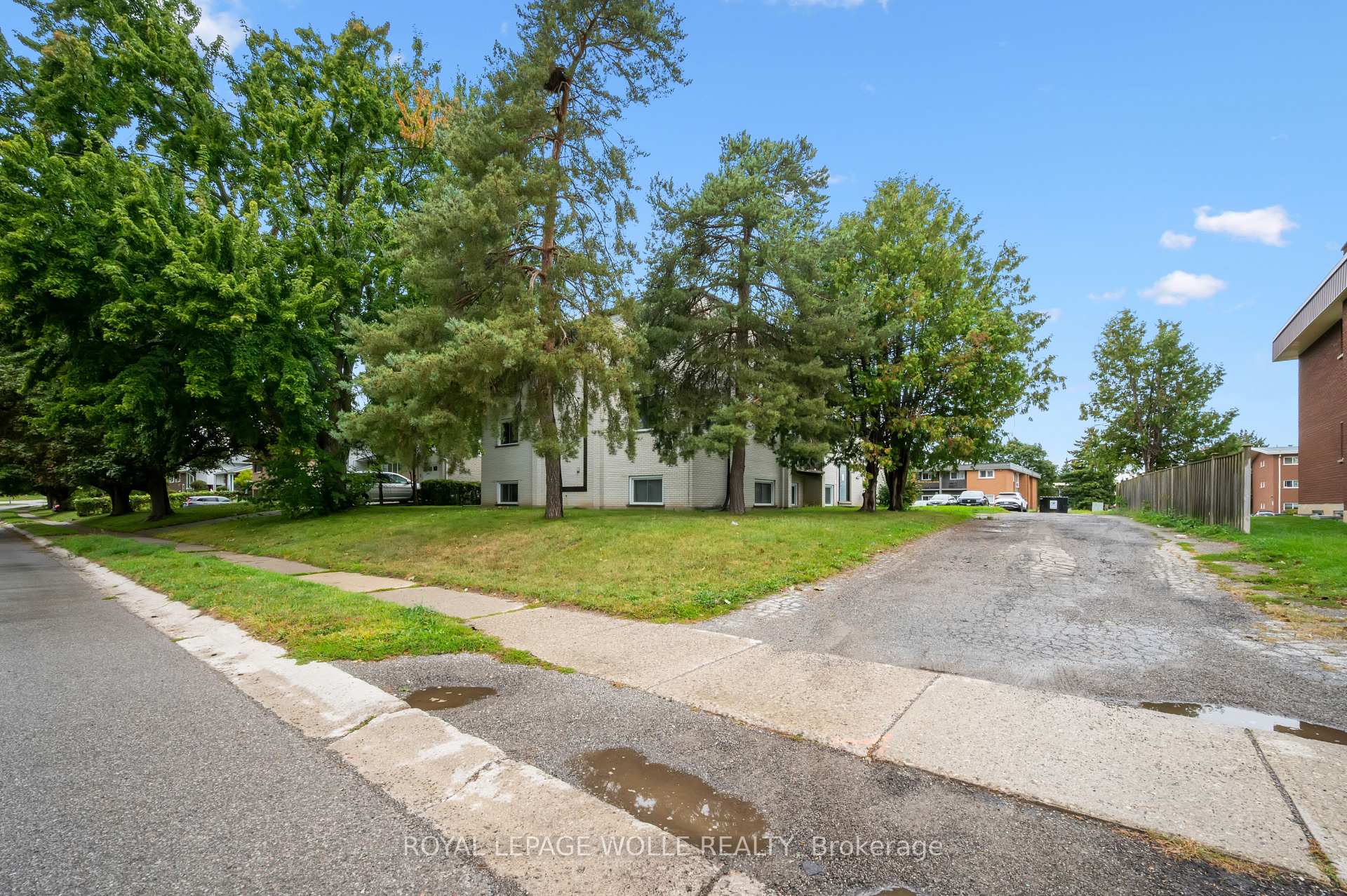 Photo 21 of Unit 8, 705 Glen Forrest Boulevard, Waterloo — HOMEH