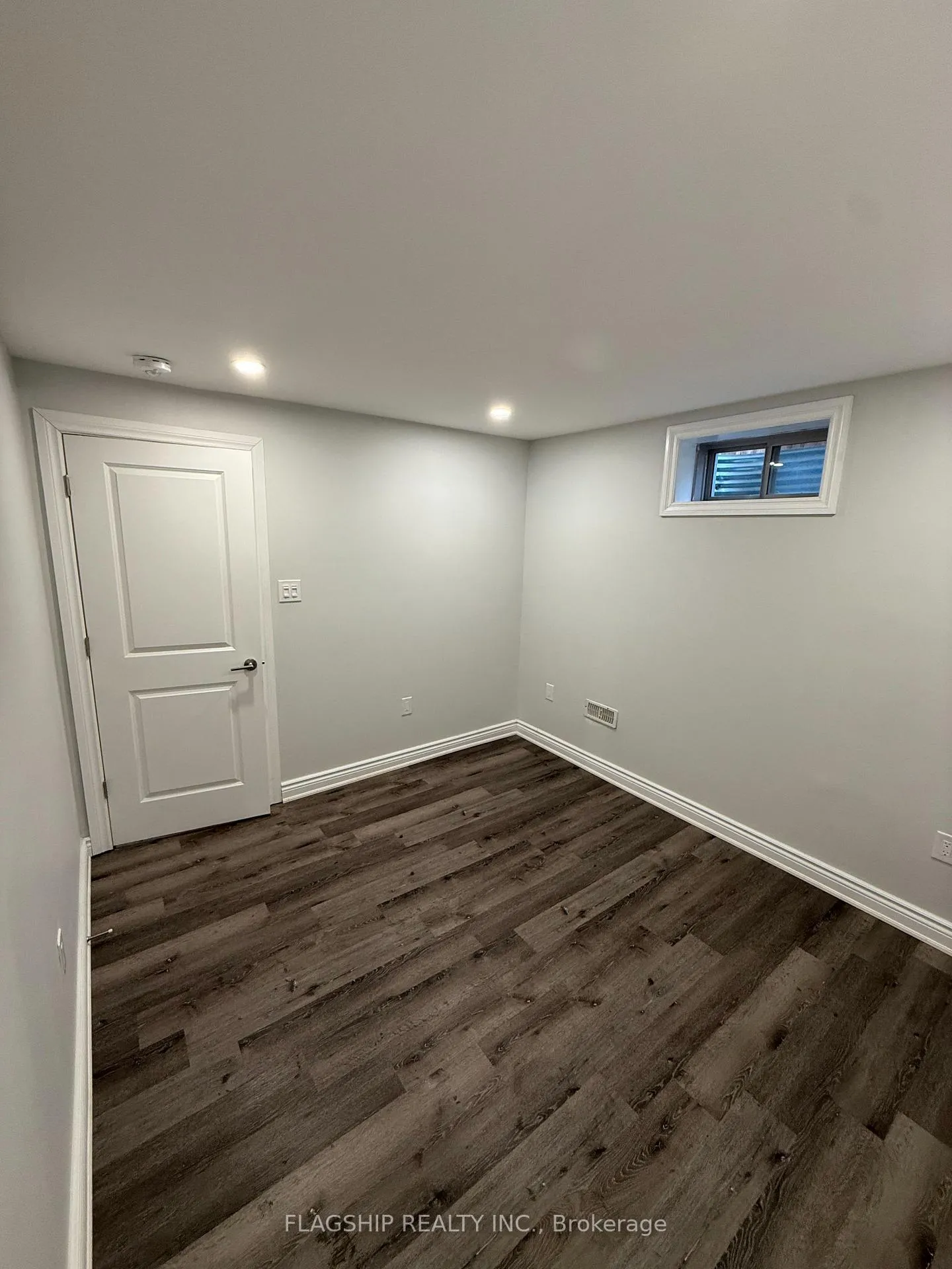 Photo 11 of 18 Beaconsfield Drive, Vaughan, Kleinburg — HOMEH