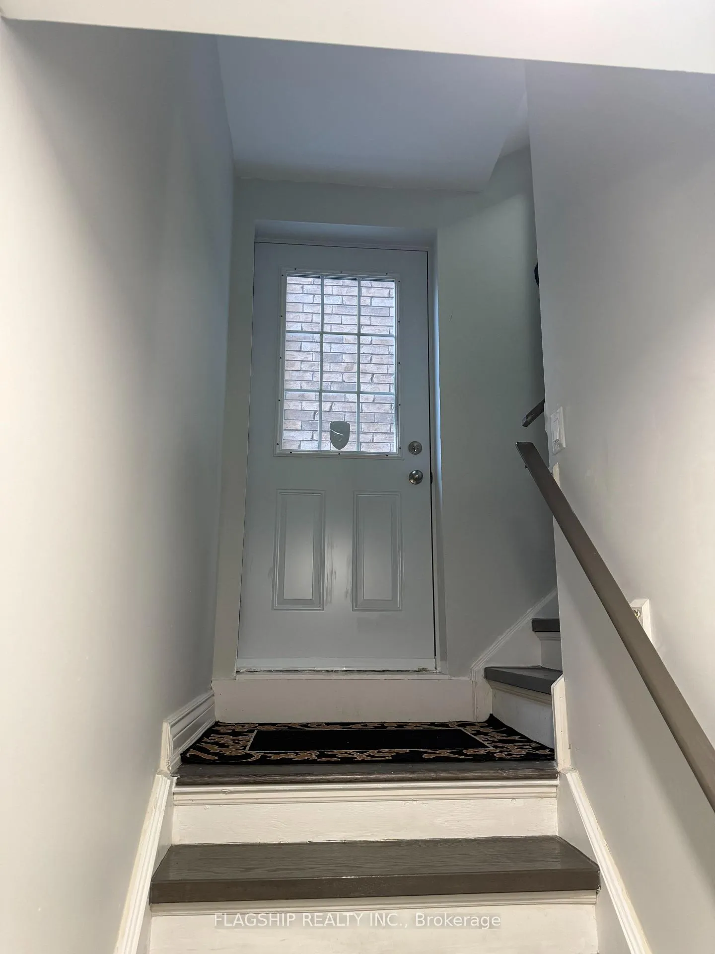 Photo 15 of 18 Beaconsfield Drive, Vaughan, Kleinburg — HOMEH