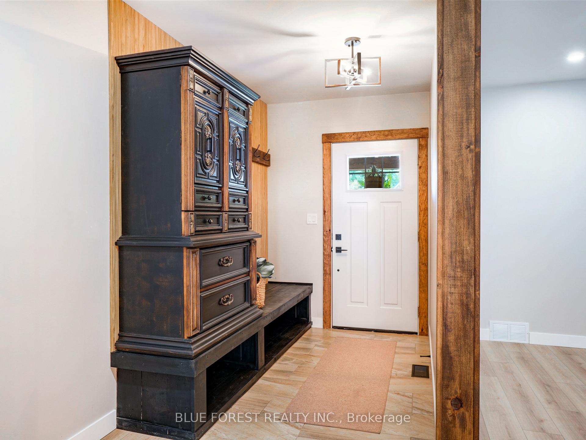 Photo 8 of 207 Monroe Street, West Elgin, Rodney — HOMEH