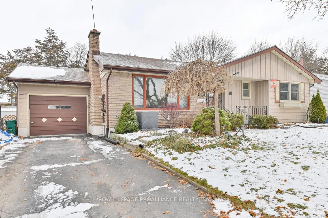 Photo 4 of 14 Harris Crescent, Belleville, Belleville Ward — HOMEH