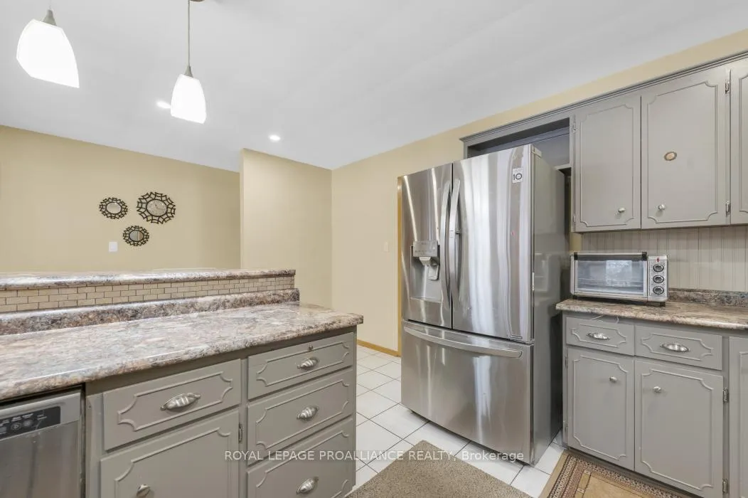 Photo 18 of 14 Harris Crescent, Belleville, Belleville Ward — HOMEH