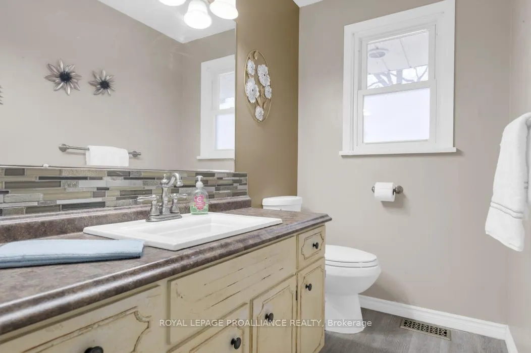Photo 25 of 14 Harris Crescent, Belleville, Belleville Ward — HOMEH