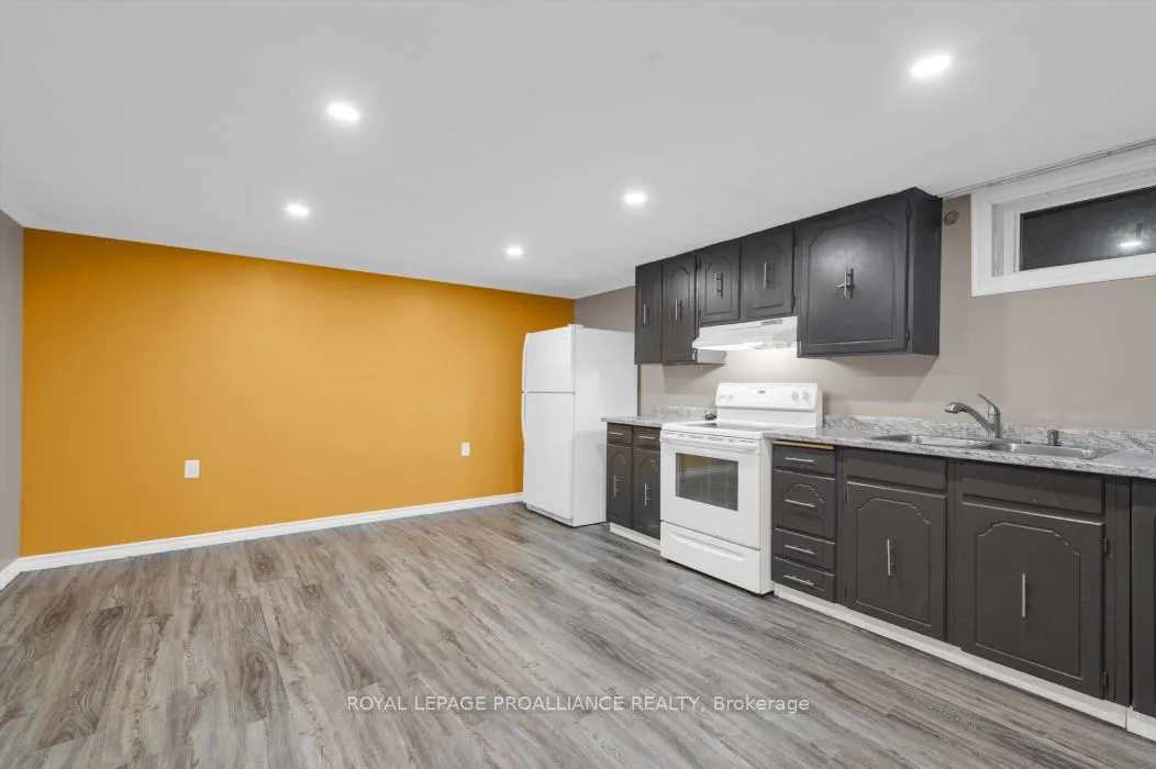 Photo 28 of 14 Harris Crescent, Belleville, Belleville Ward — HOMEH