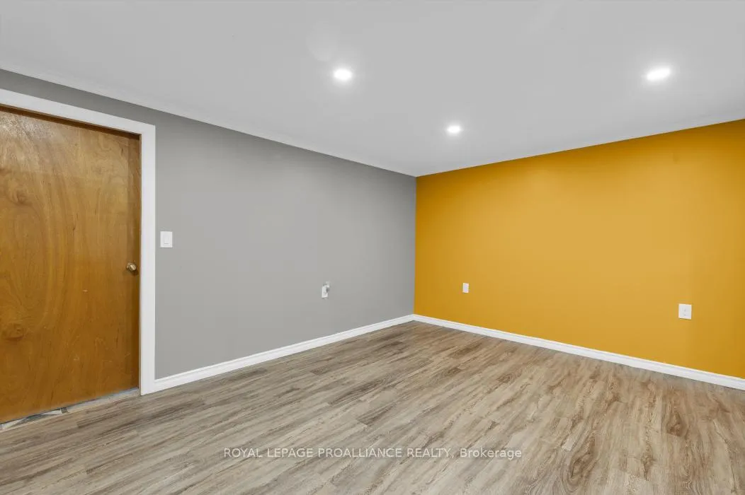 Photo 31 of 14 Harris Crescent, Belleville, Belleville Ward — HOMEH